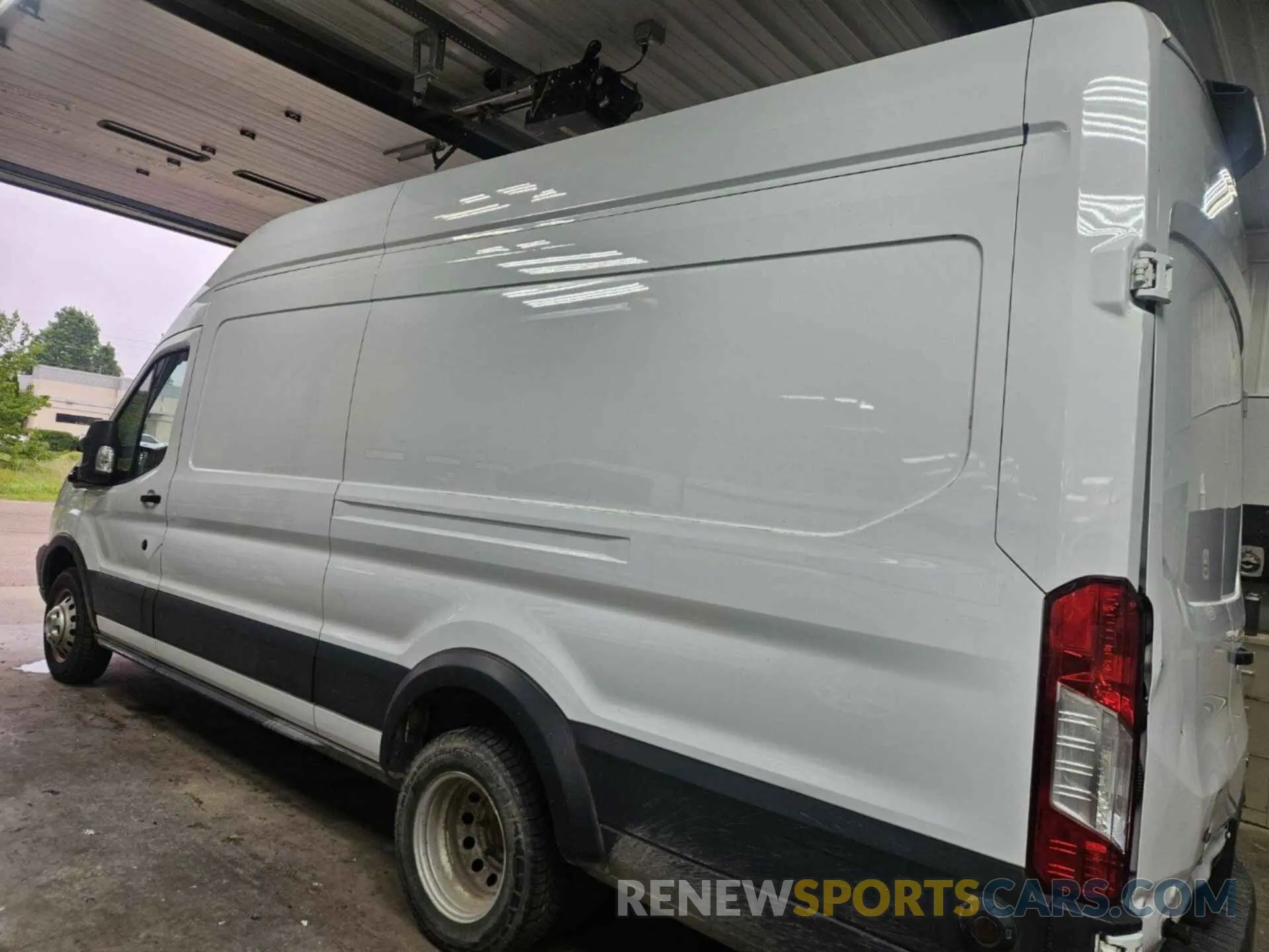 30 Photograph of a damaged car 1FTBF4XV4KKB04661 FORD TRANSIT 2019
