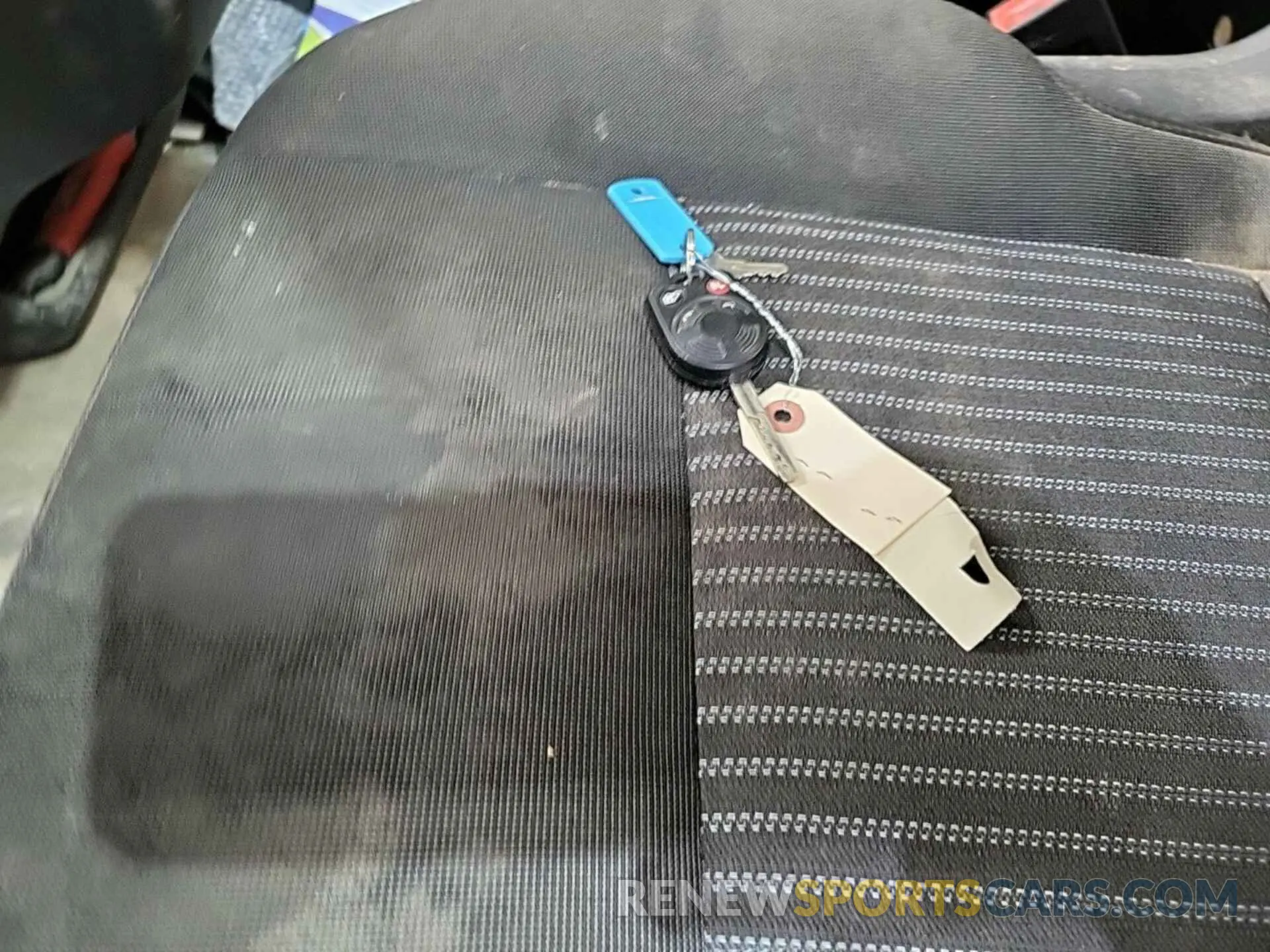 37 Photograph of a damaged car 1FTBF4XV4KKB04661 FORD TRANSIT 2019