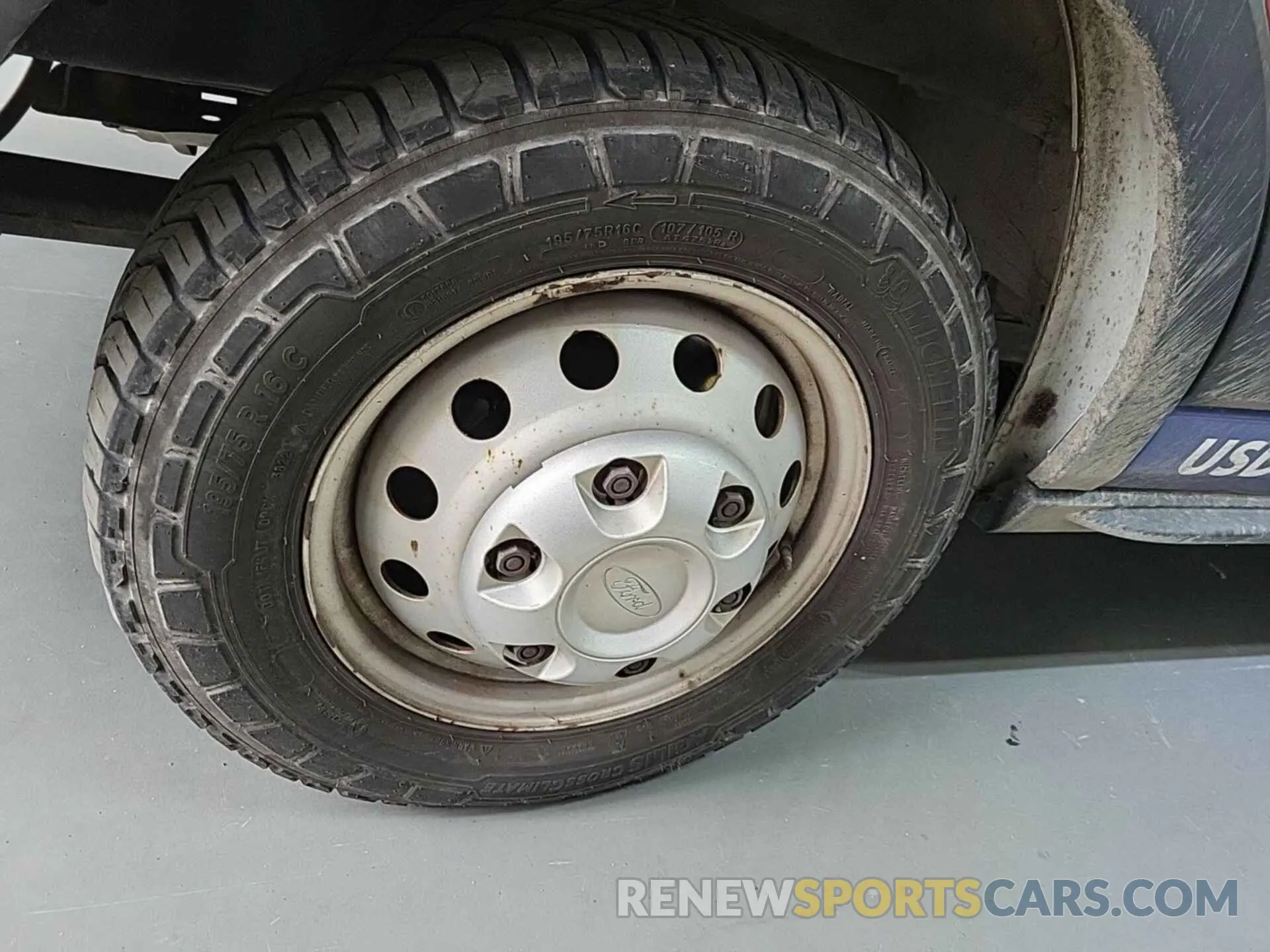8 Photograph of a damaged car 1FTBF4XV4KKB04661 FORD TRANSIT 2019