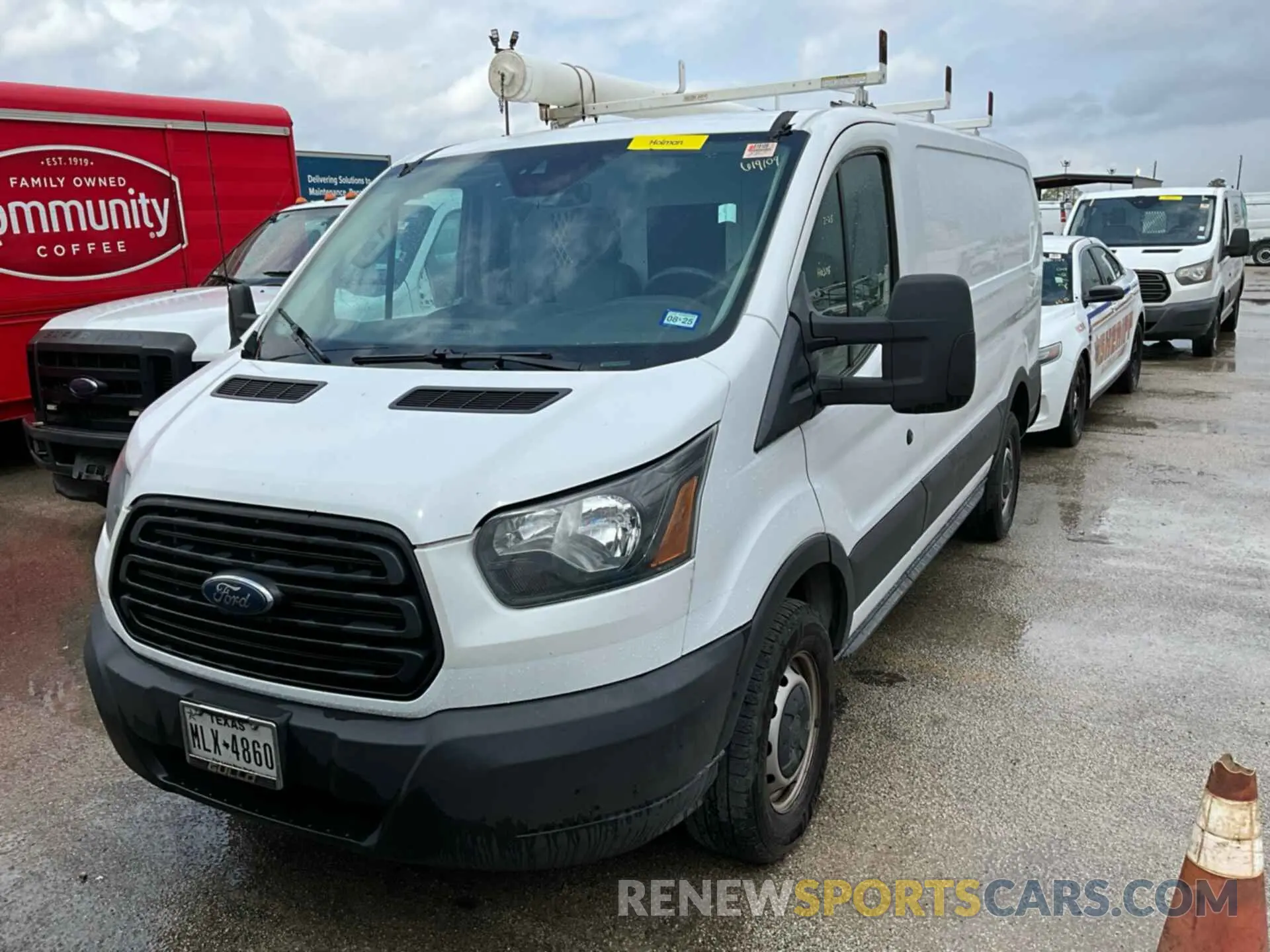 8 Photograph of a damaged car 1FTBW1YM0KKA66317 FORD TRANSIT 2019