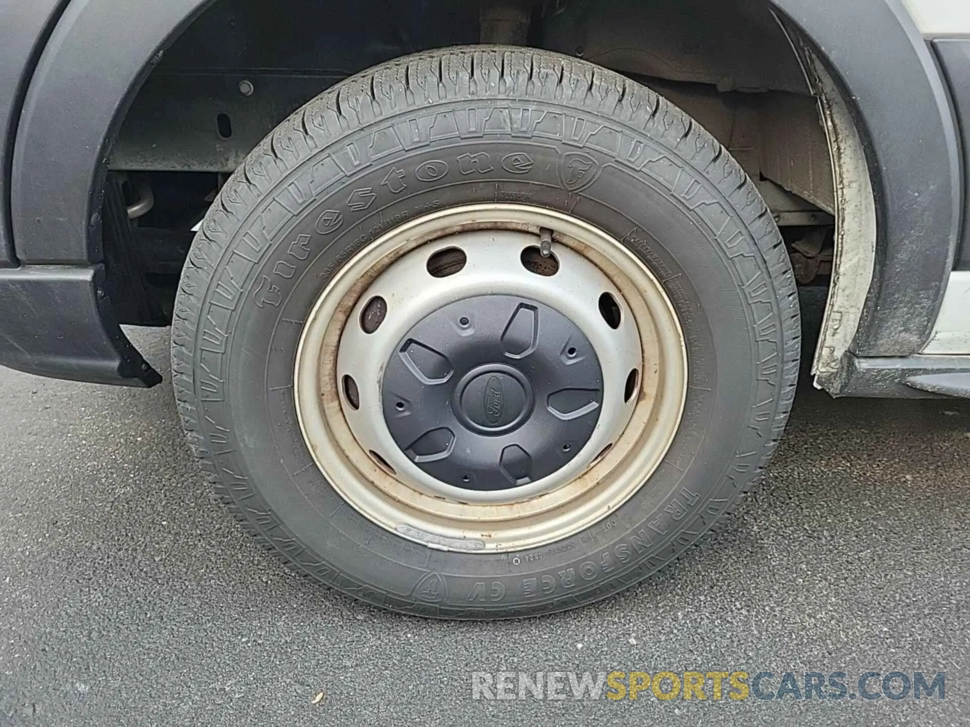 8 Photograph of a damaged car 1FTBW3UM8KKA82783 FORD TRANSIT 2019