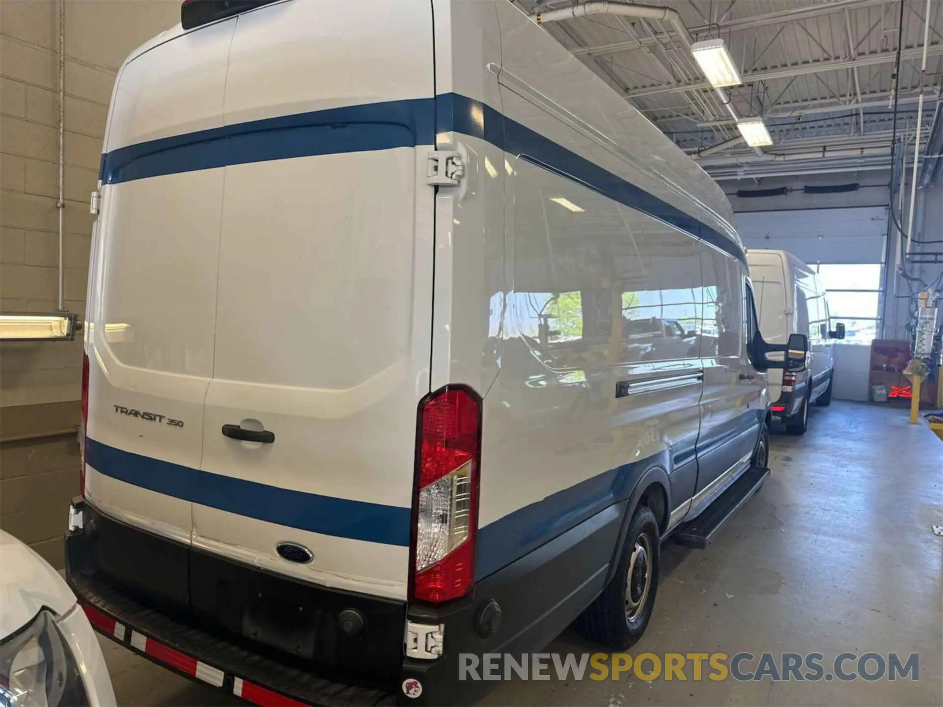 15 Фотография поврежденного автомобиля 1FTBW3UMXKKA82784 FORD TRANSIT 2019