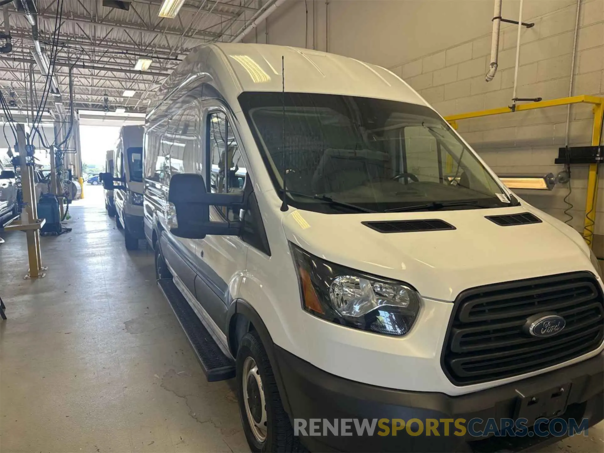 17 Фотография поврежденного автомобиля 1FTBW3UMXKKA82784 FORD TRANSIT 2019