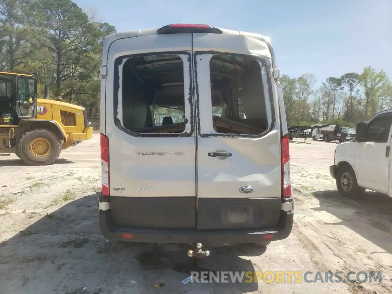 6 Photograph of a damaged car 1FTBW9CG2KKB04159 FORD TRANSIT 2019