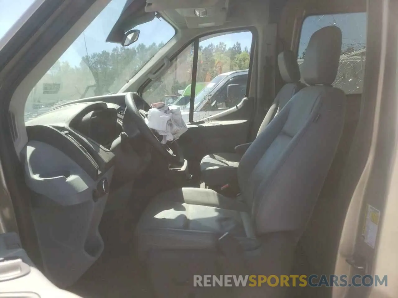 7 Photograph of a damaged car 1FTBW9CG2KKB04159 FORD TRANSIT 2019