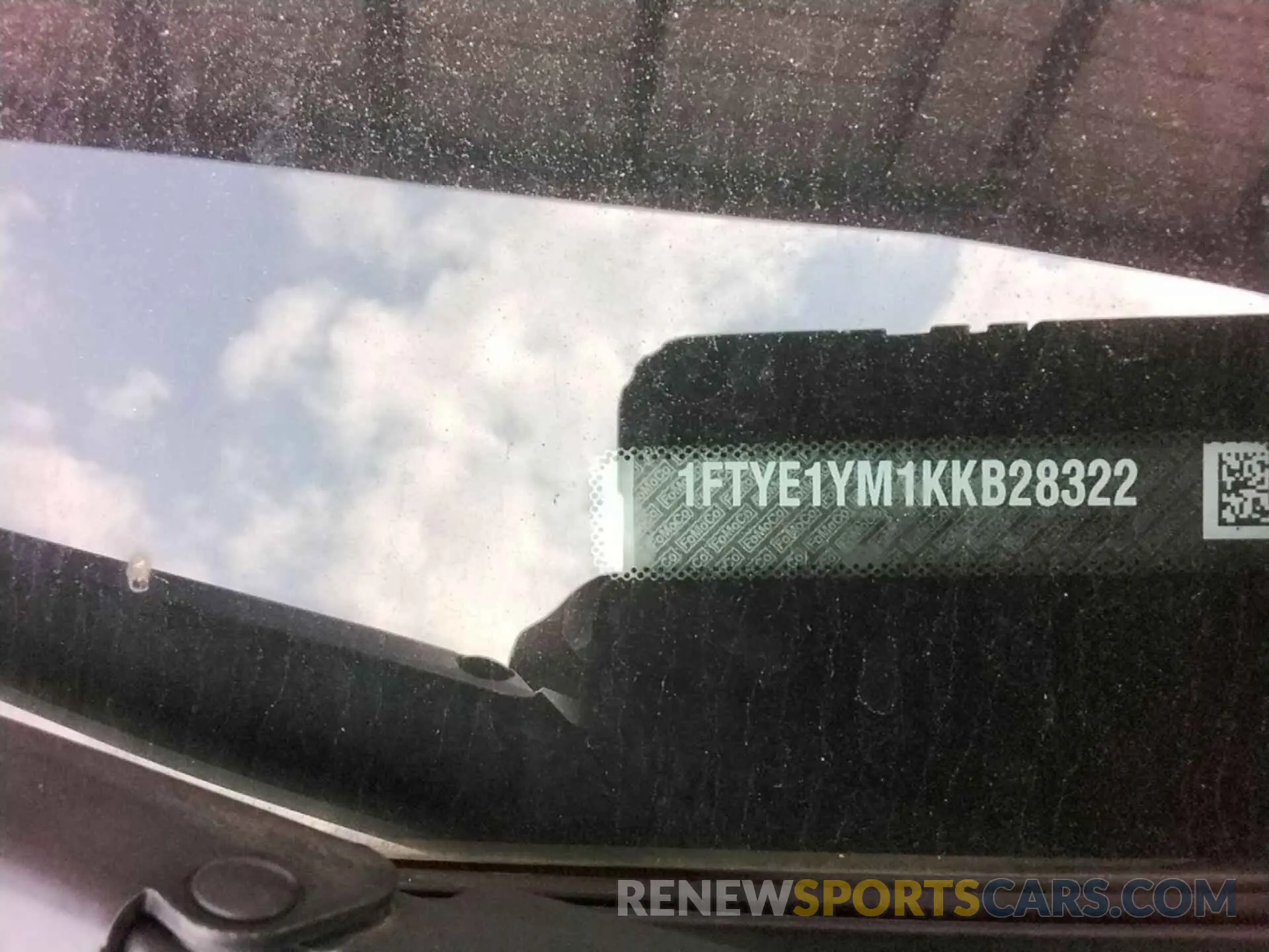 10 Photograph of a damaged car 1FTYE1YM1KKB28322 FORD TRANSIT 2019