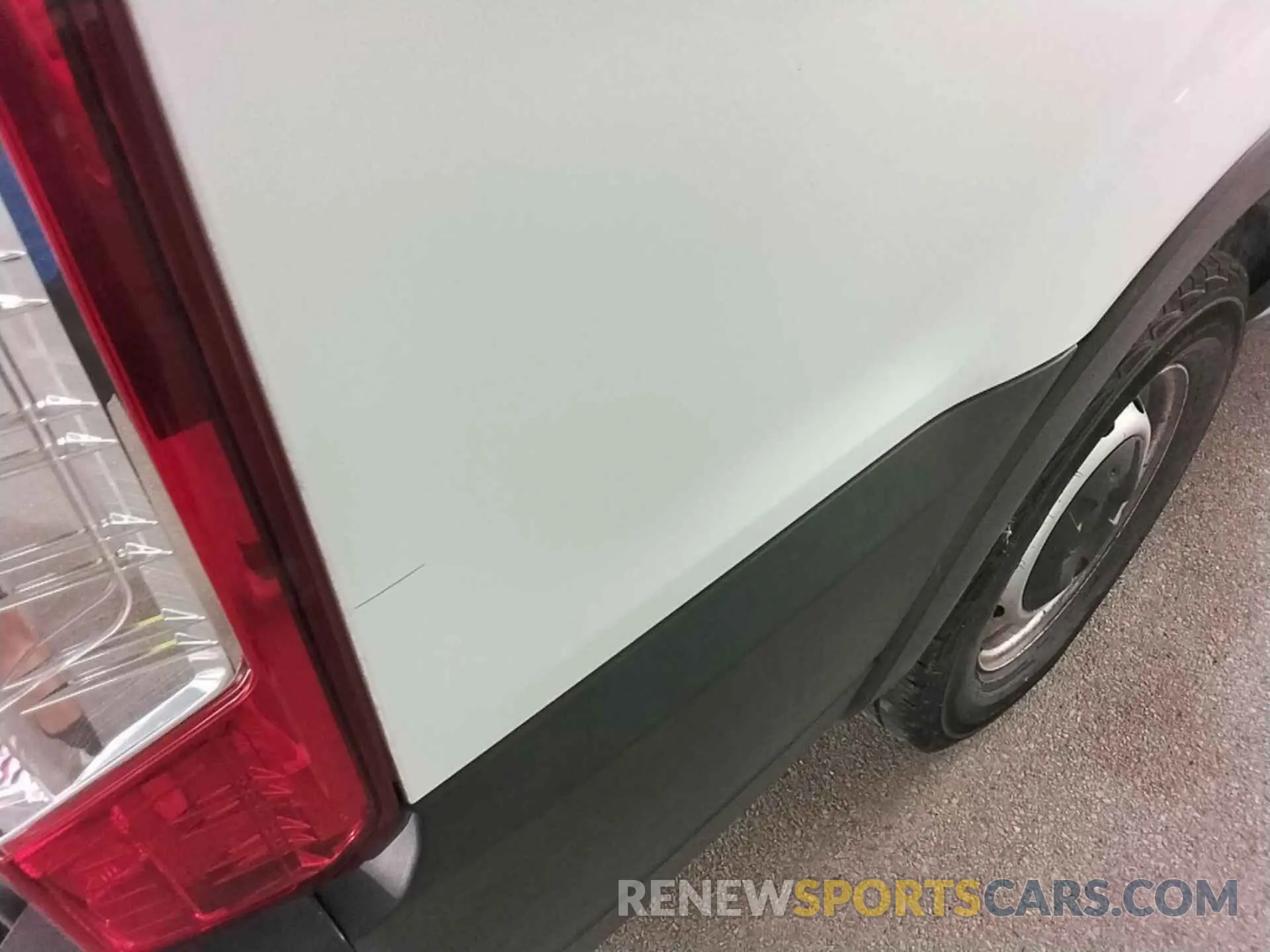 4 Photograph of a damaged car 1FTYE1YM1KKB28322 FORD TRANSIT 2019