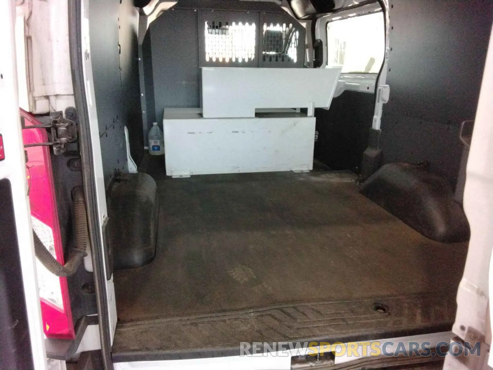 7 Photograph of a damaged car 1FTYE1YM1KKB28322 FORD TRANSIT 2019