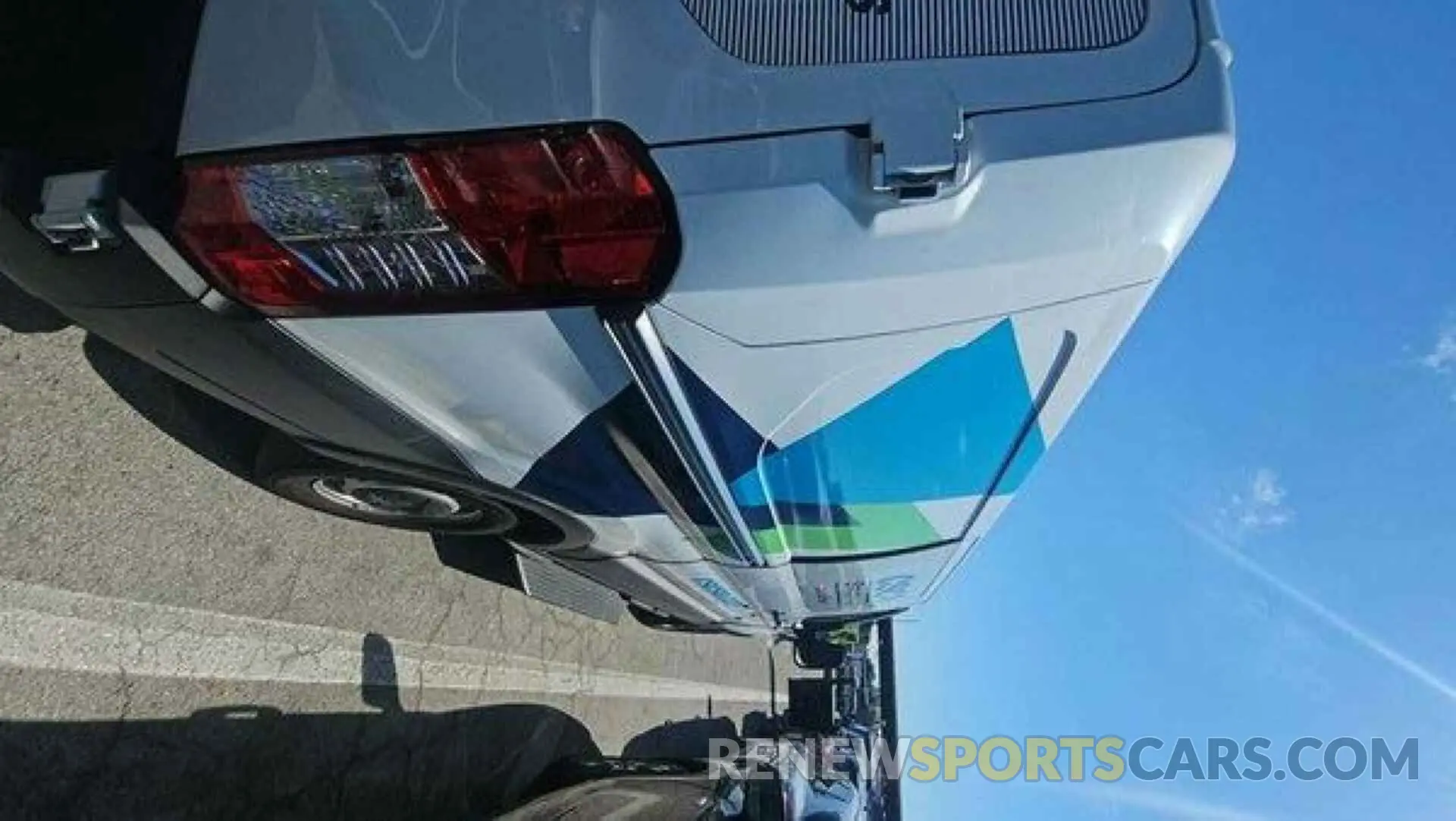 4 Photograph of a damaged car 1FTYE1YM2KKB31911 FORD TRANSIT 2019