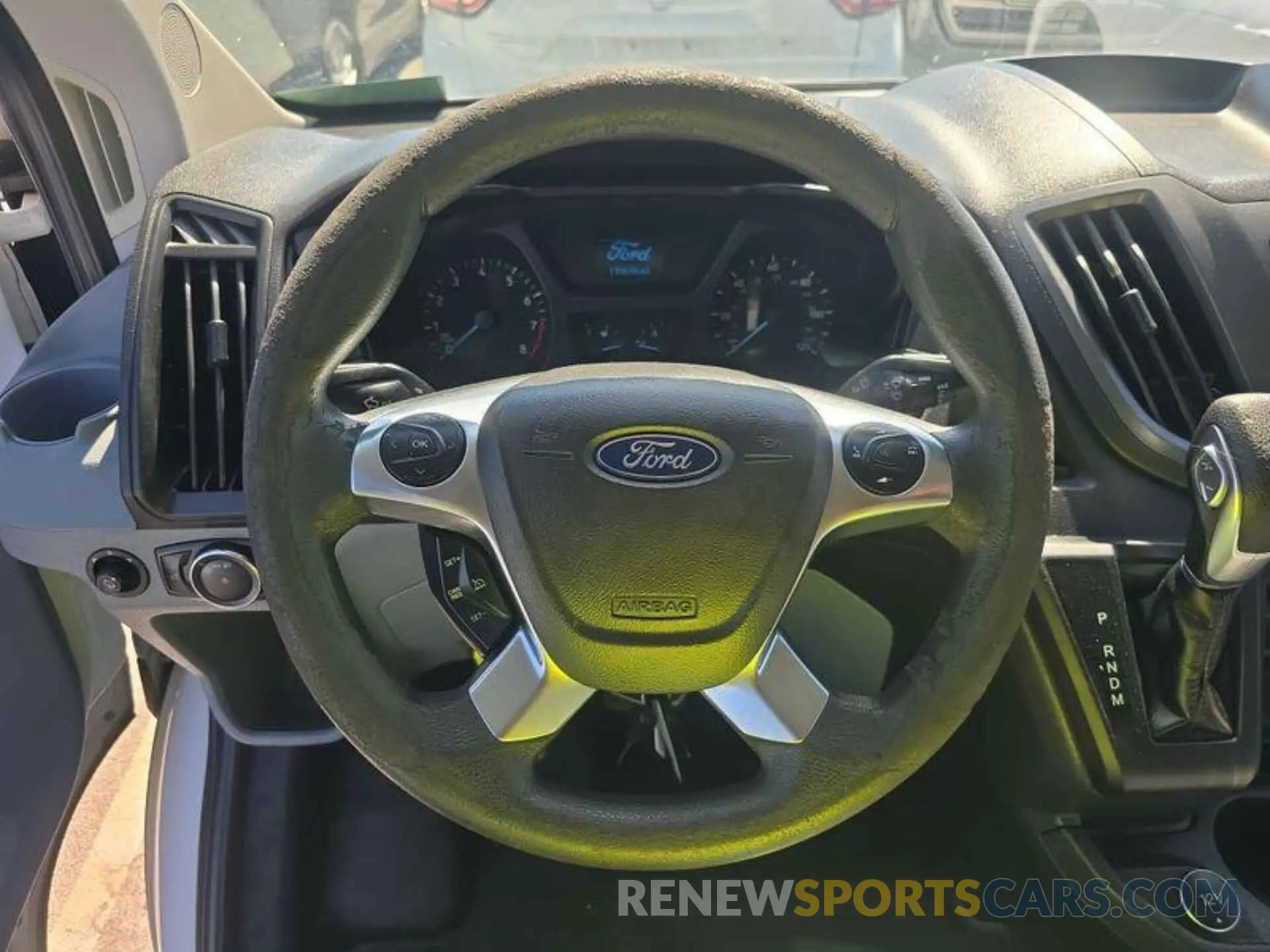 8 Photograph of a damaged car 1FTYE1YM2KKB31911 FORD TRANSIT 2019