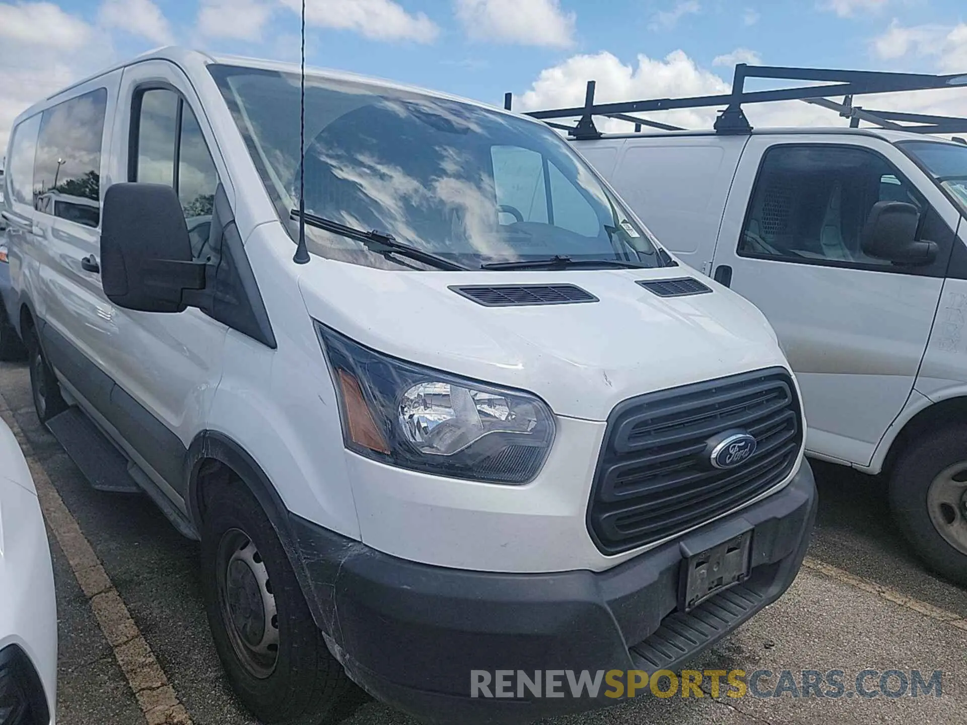 12 Фотография поврежденного автомобиля 1FTYE1YM4KKB31957 FORD TRANSIT 2019