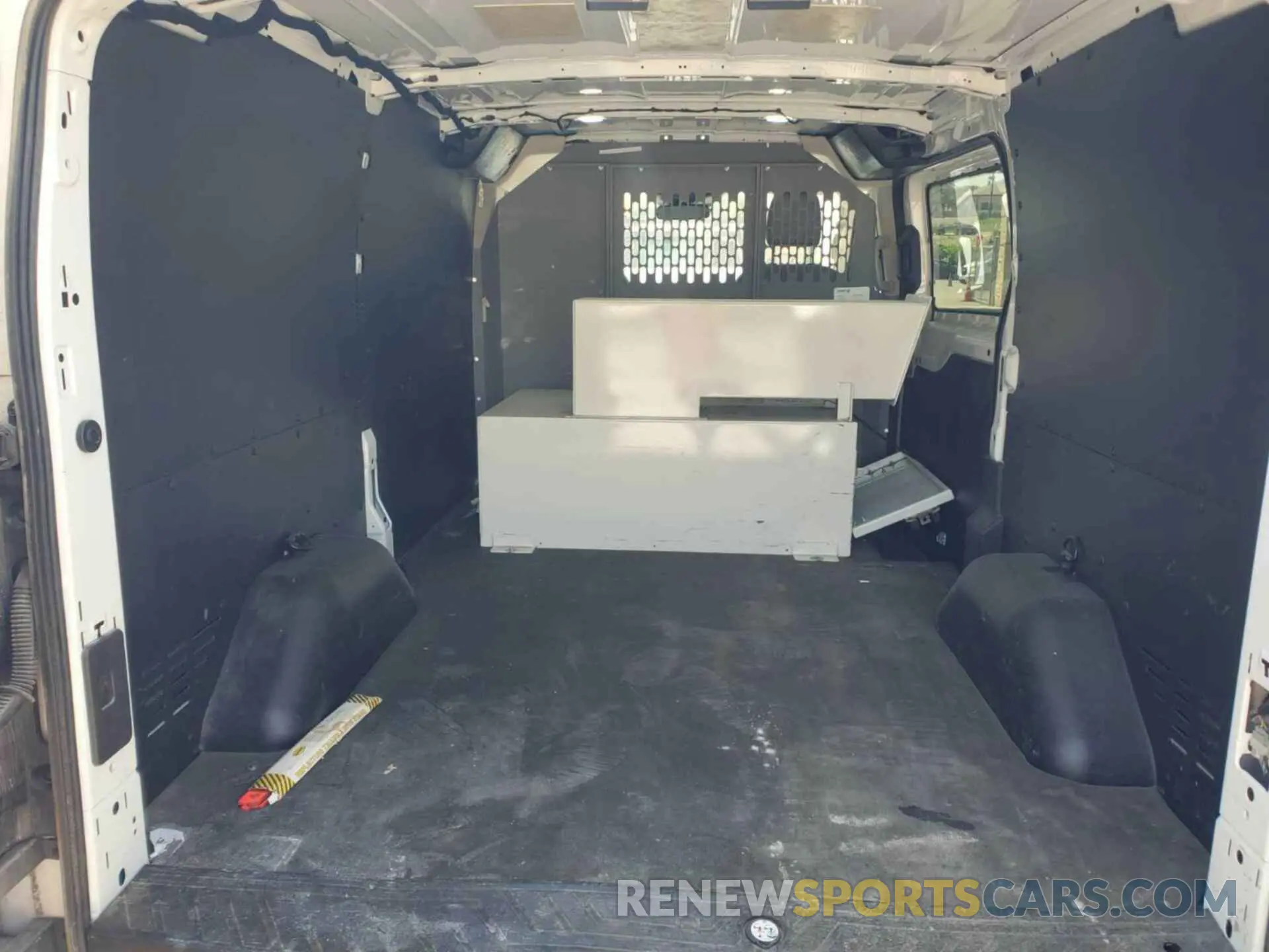 3 Фотография поврежденного автомобиля 1FTYE1YM4KKB31957 FORD TRANSIT 2019