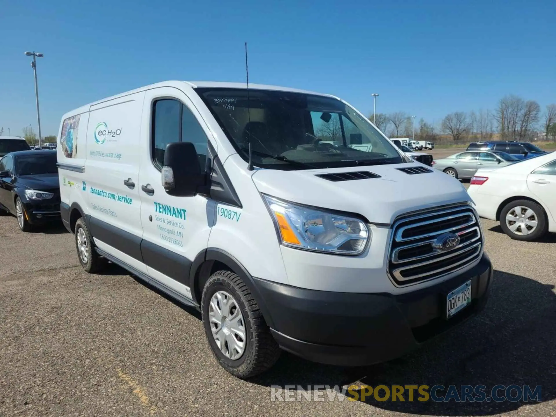 15 Photograph of a damaged car 1FTYE1YM9KKA80360 FORD TRANSIT 2019