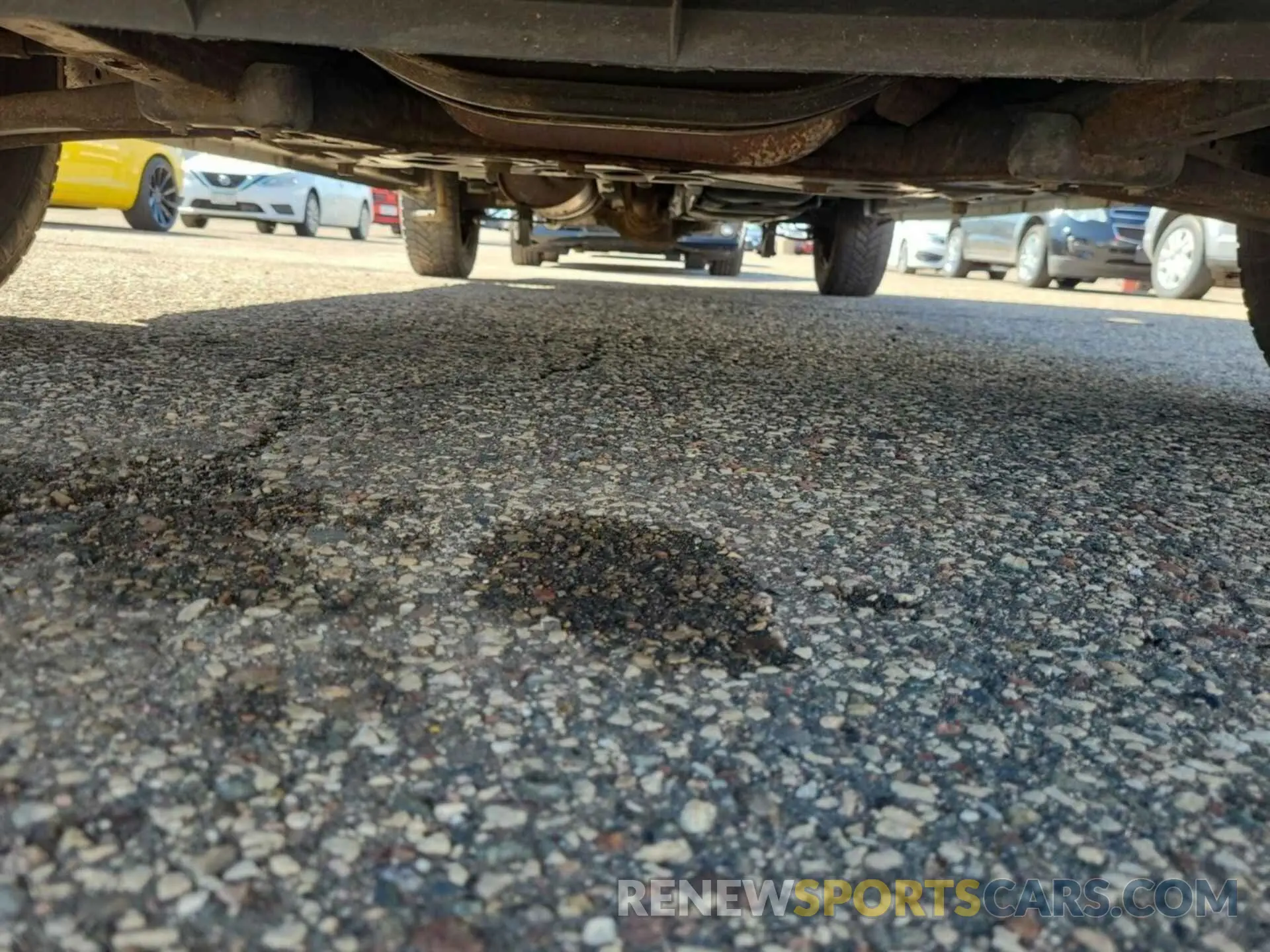 33 Photograph of a damaged car 1FTYE1YM9KKA80360 FORD TRANSIT 2019