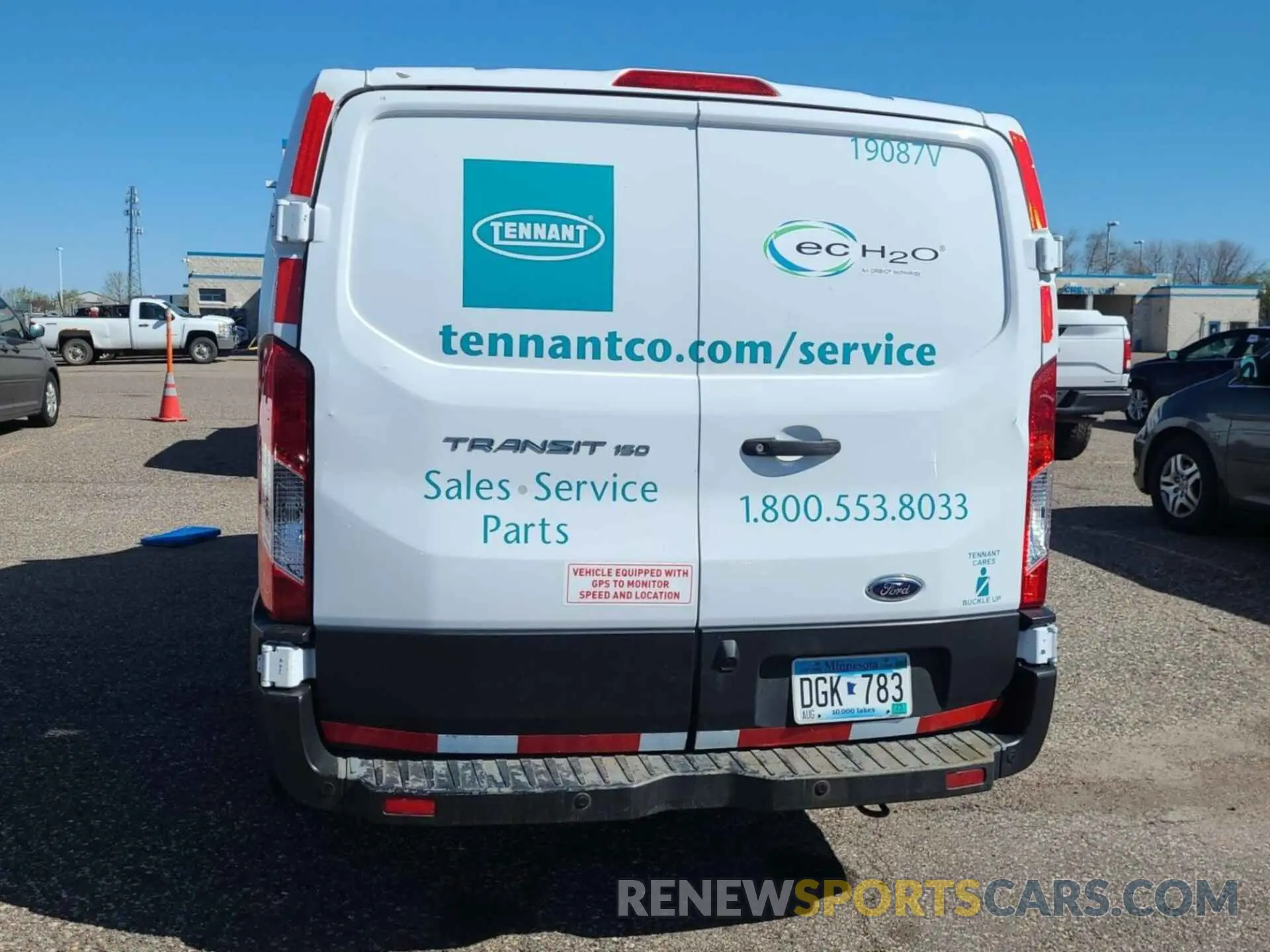 8 Photograph of a damaged car 1FTYE1YM9KKA80360 FORD TRANSIT 2019