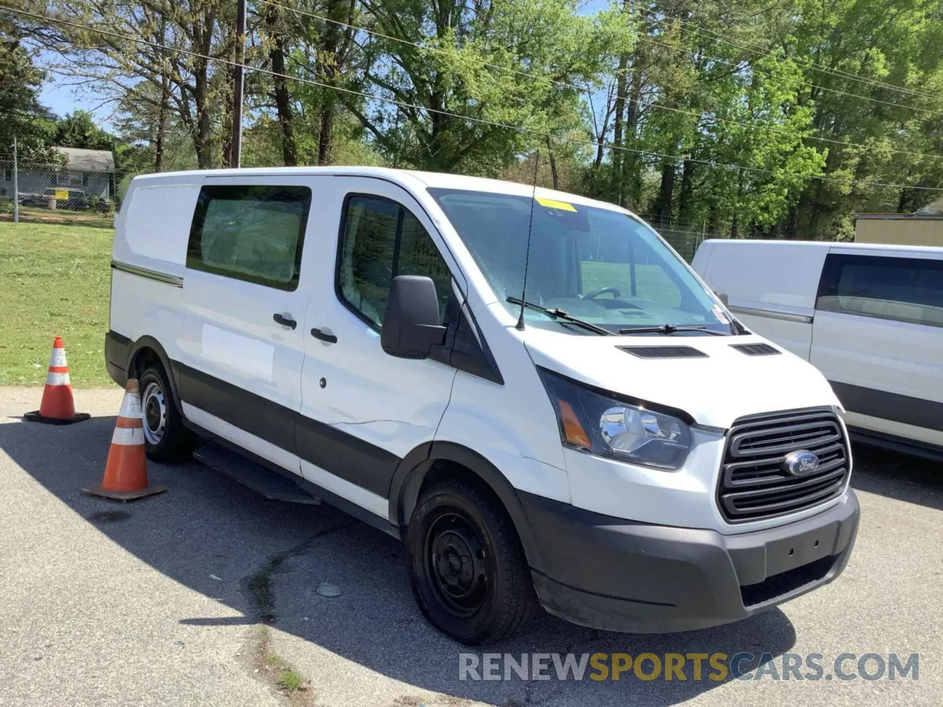 15 Photograph of a damaged car 1FTYE1YMXKKB31896 FORD TRANSIT 2019