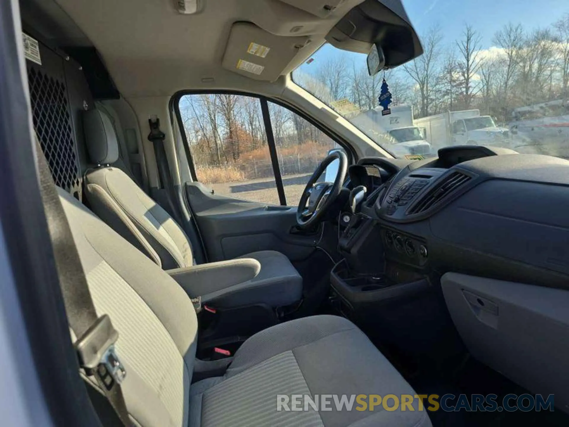 19 Photograph of a damaged car 1FTYR1YG0KKB61343 FORD TRANSIT 2019