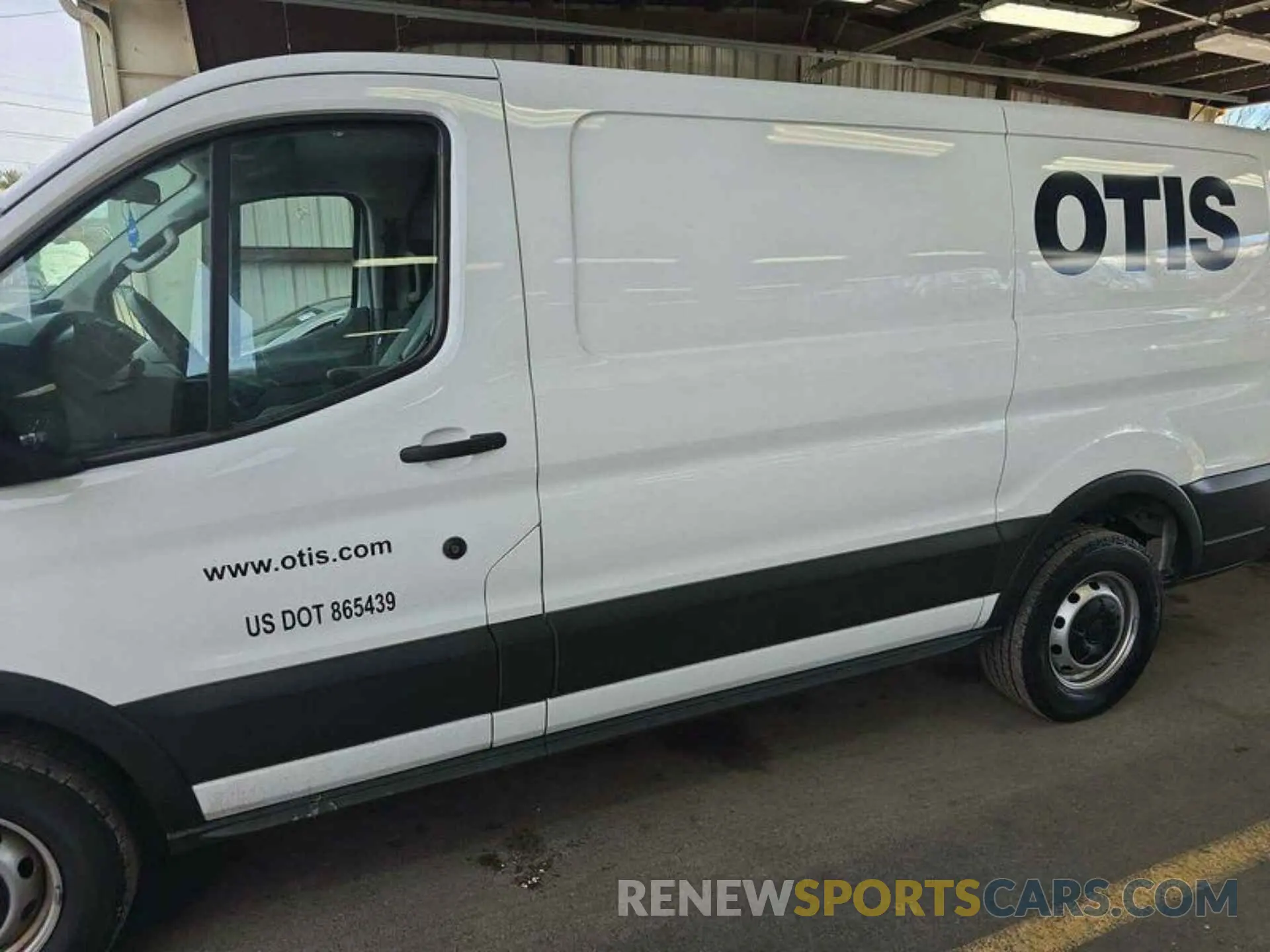 2 Photograph of a damaged car 1FTYR1YG0KKB61343 FORD TRANSIT 2019