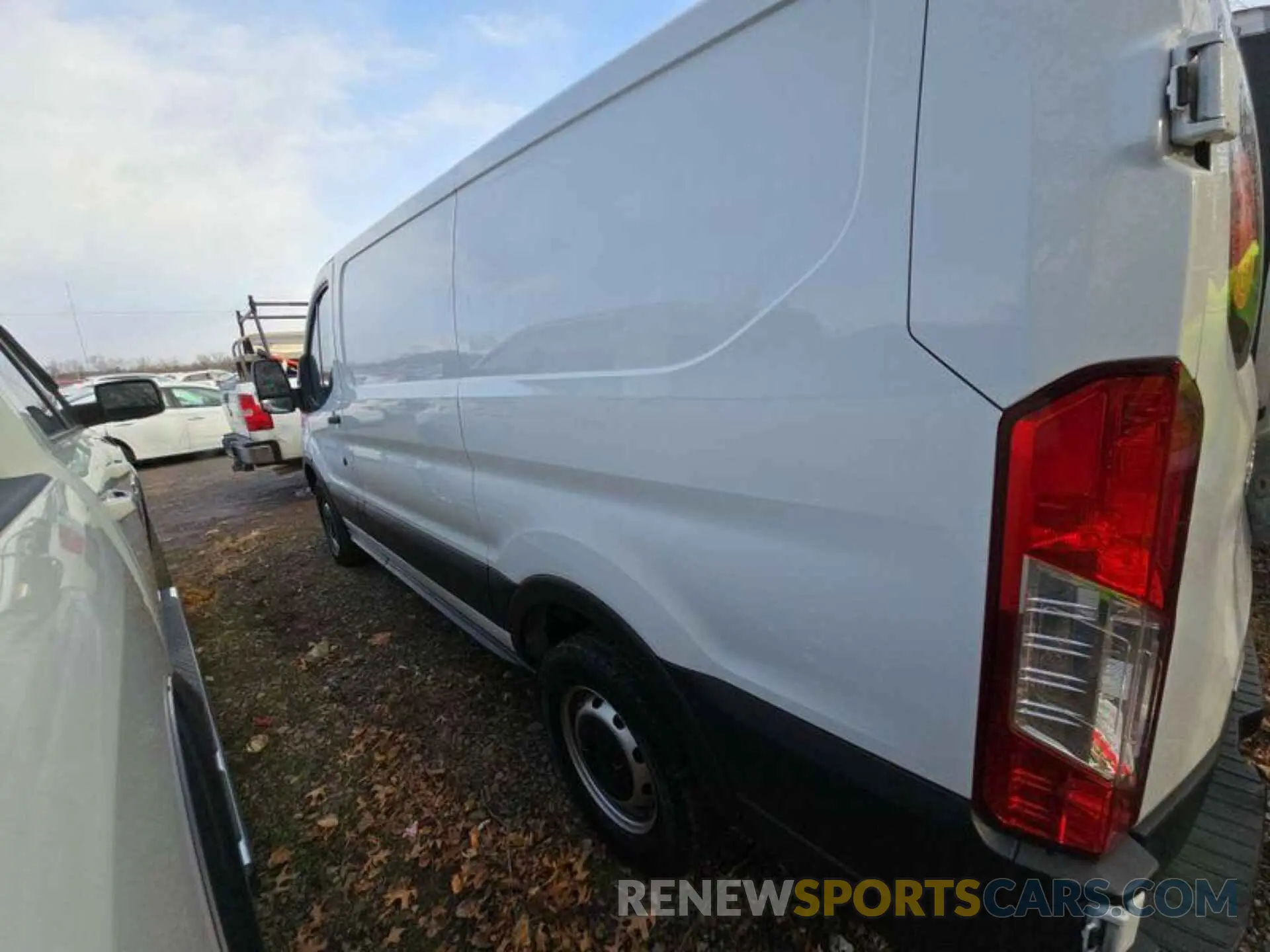 8 Photograph of a damaged car 1FTYR1YG0KKB61343 FORD TRANSIT 2019