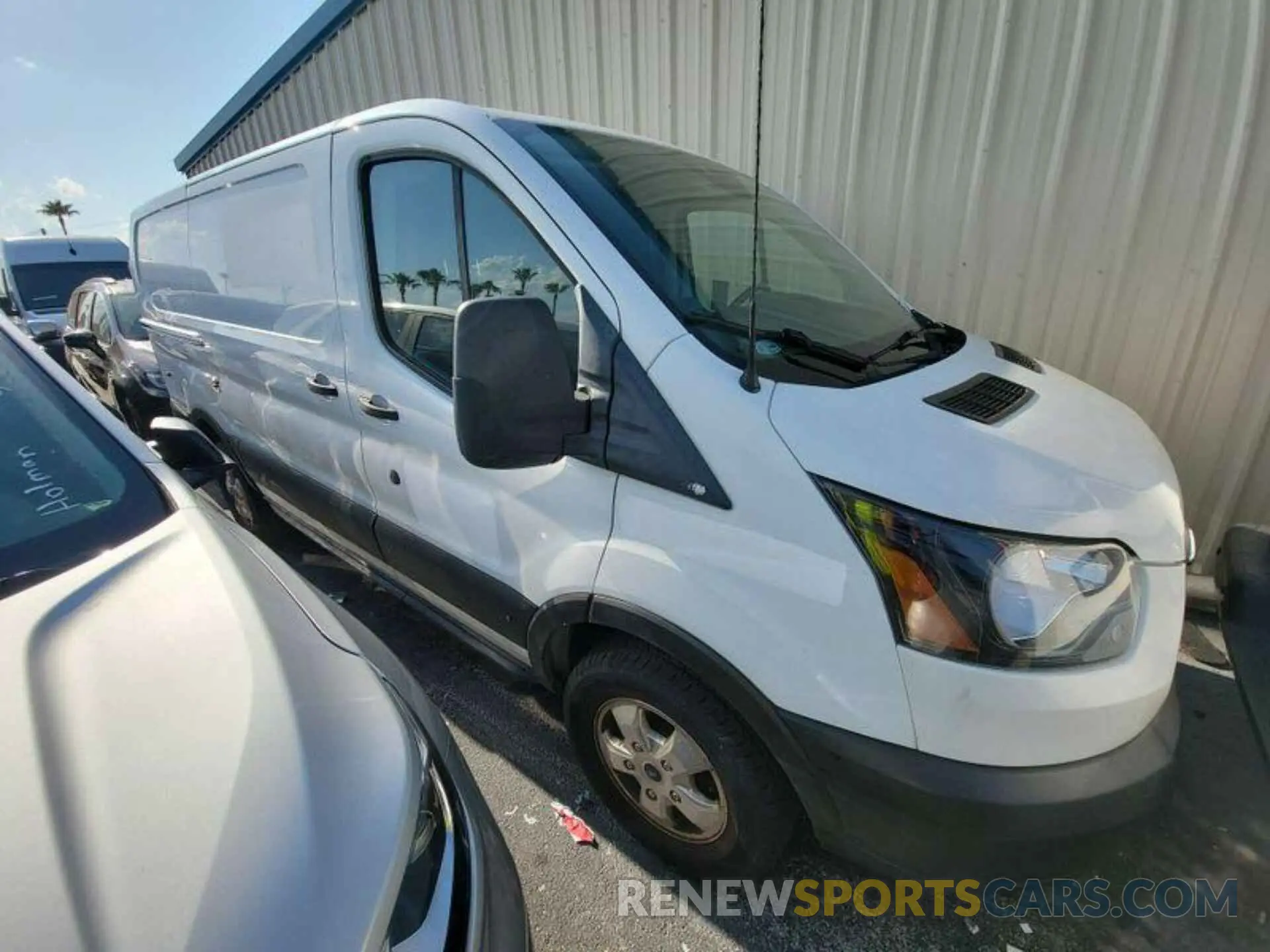 16 Photograph of a damaged car 1FTYR1YG1KKA40806 FORD TRANSIT 2019