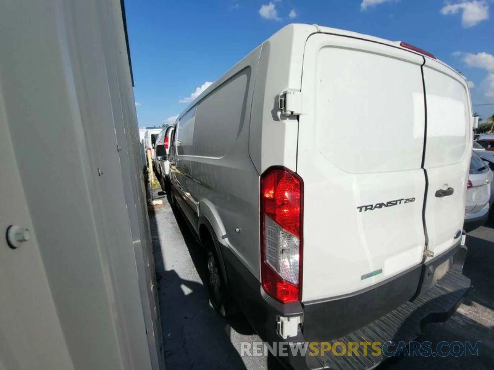 3 Photograph of a damaged car 1FTYR1YG1KKA40806 FORD TRANSIT 2019