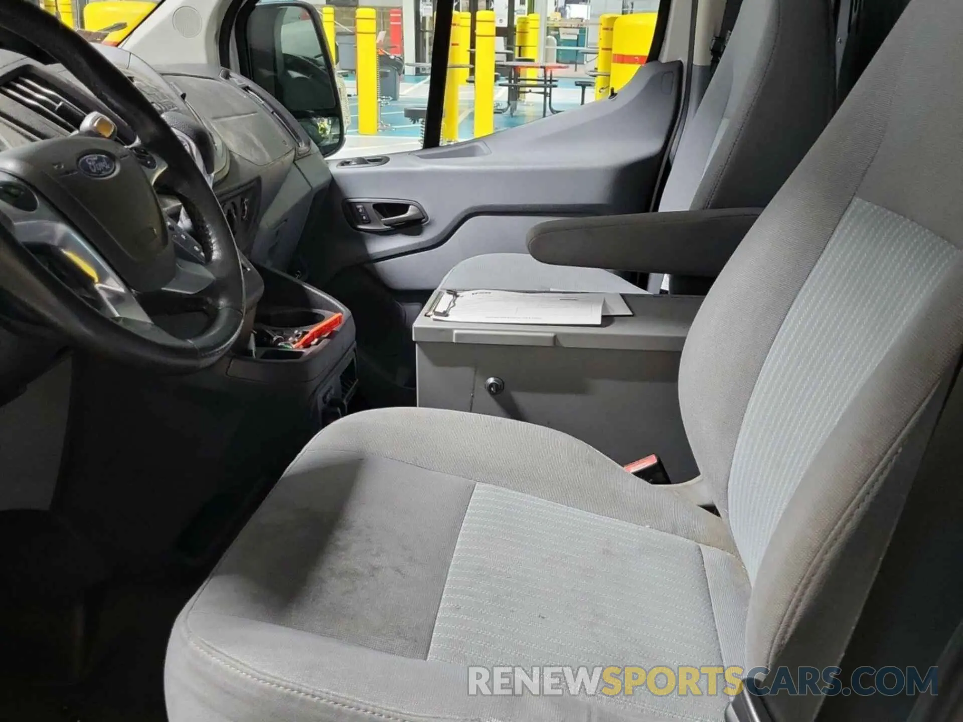 25 Photograph of a damaged car 1FTYR1YG1KKA95143 FORD TRANSIT 2019