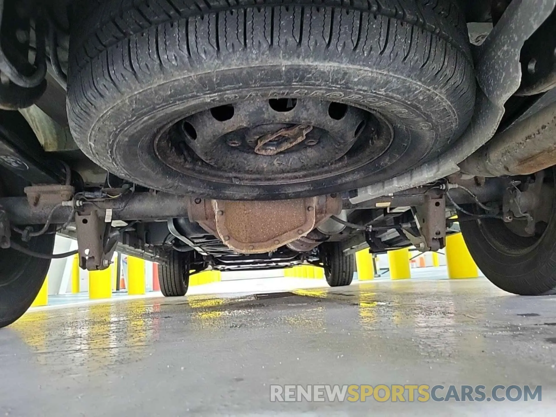 29 Photograph of a damaged car 1FTYR1YG1KKA95143 FORD TRANSIT 2019