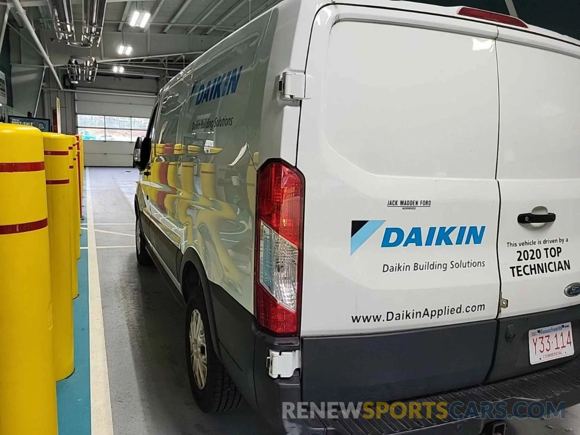 35 Photograph of a damaged car 1FTYR1YG1KKA95143 FORD TRANSIT 2019
