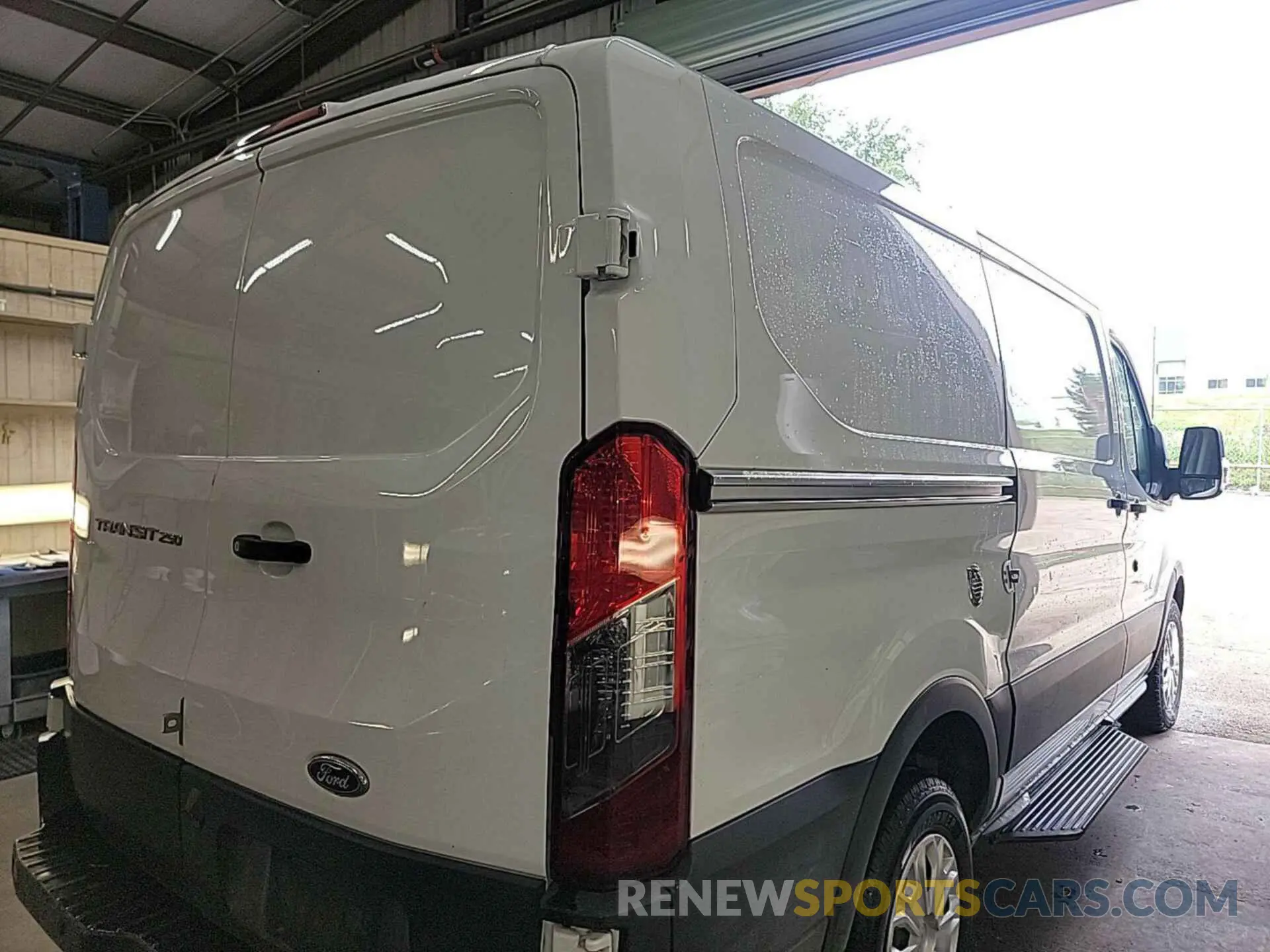 1 Фотография поврежденного автомобиля 1FTYR1YG2KKB08577 FORD TRANSIT 2019