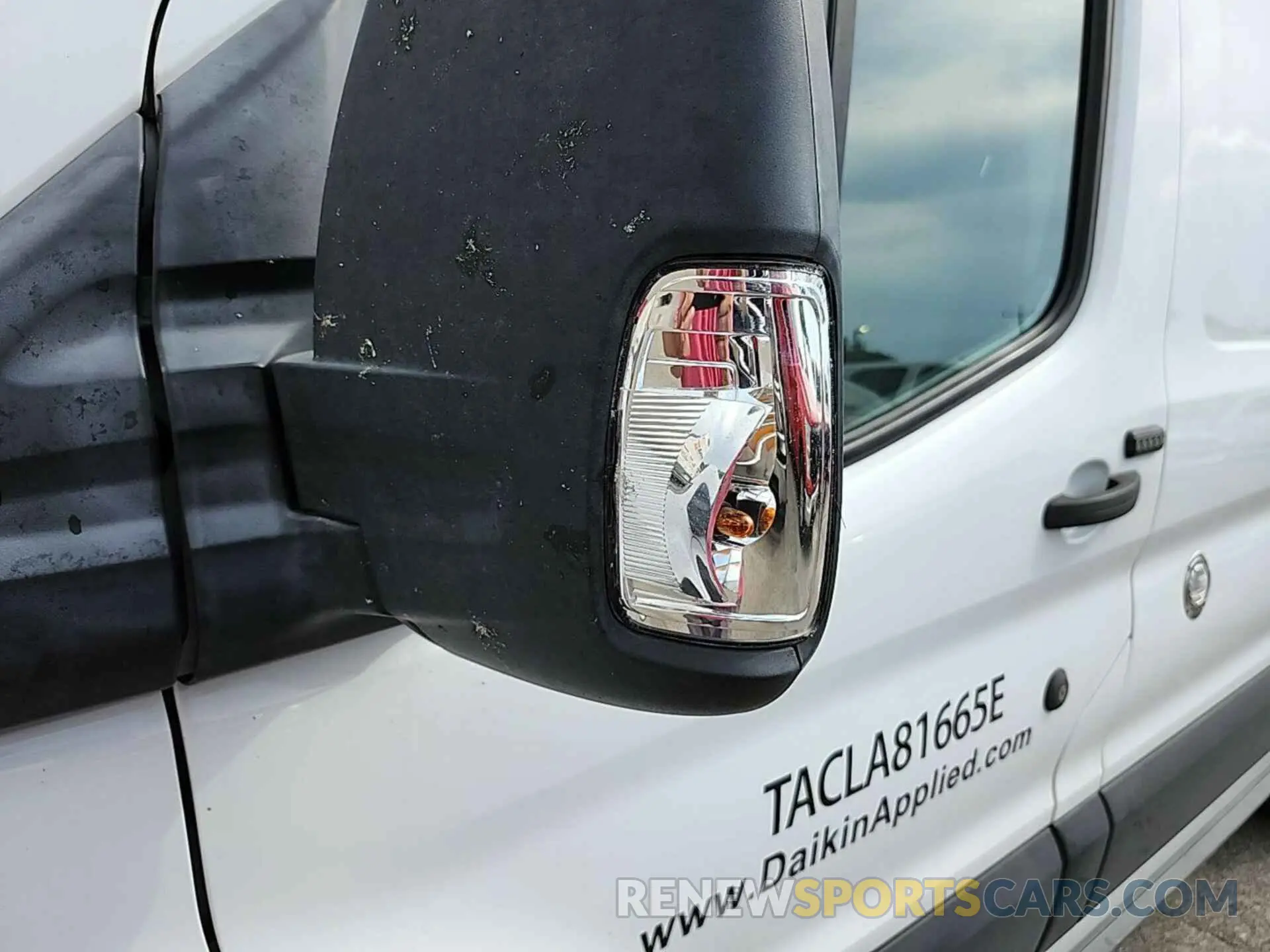 18 Фотография поврежденного автомобиля 1FTYR1YG2KKB08577 FORD TRANSIT 2019