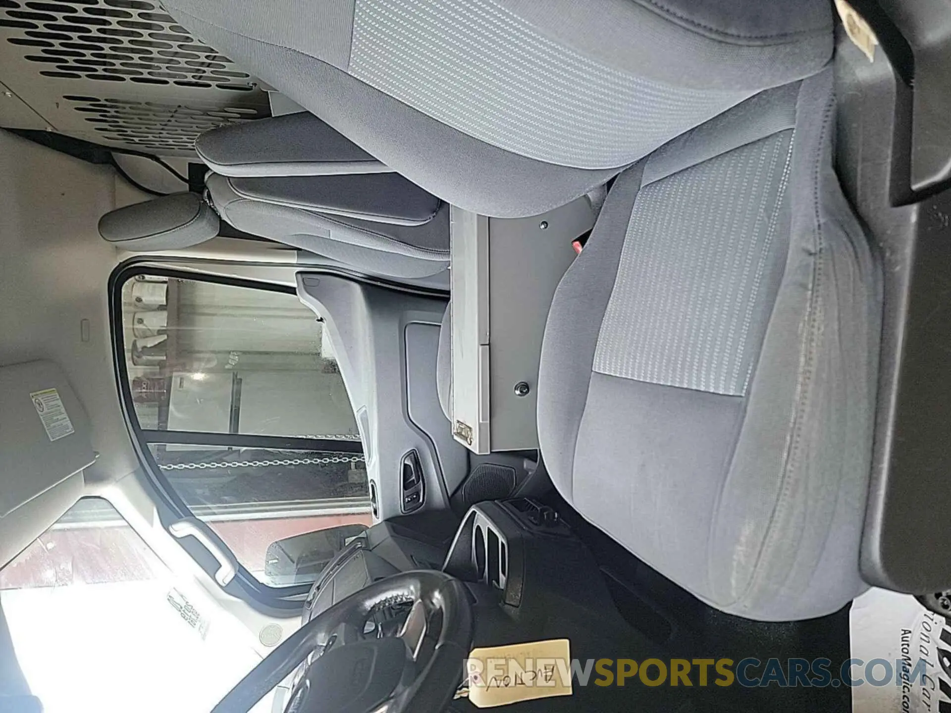 19 Фотография поврежденного автомобиля 1FTYR1YG2KKB08577 FORD TRANSIT 2019