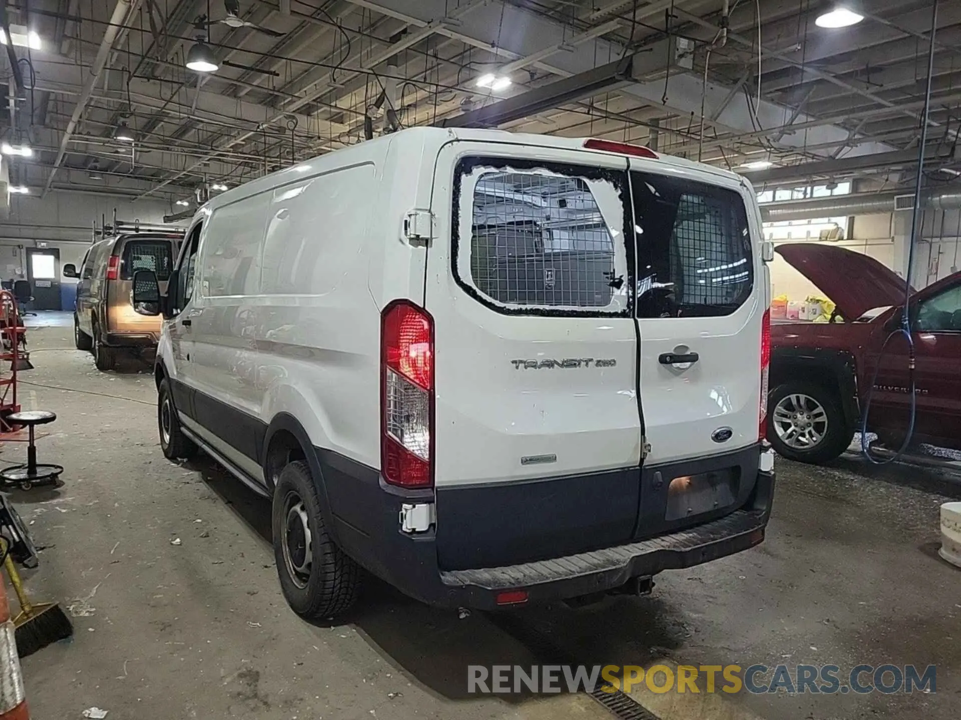 33 Фотография поврежденного автомобиля 1FTYR1YG3KKA50186 FORD TRANSIT 2019