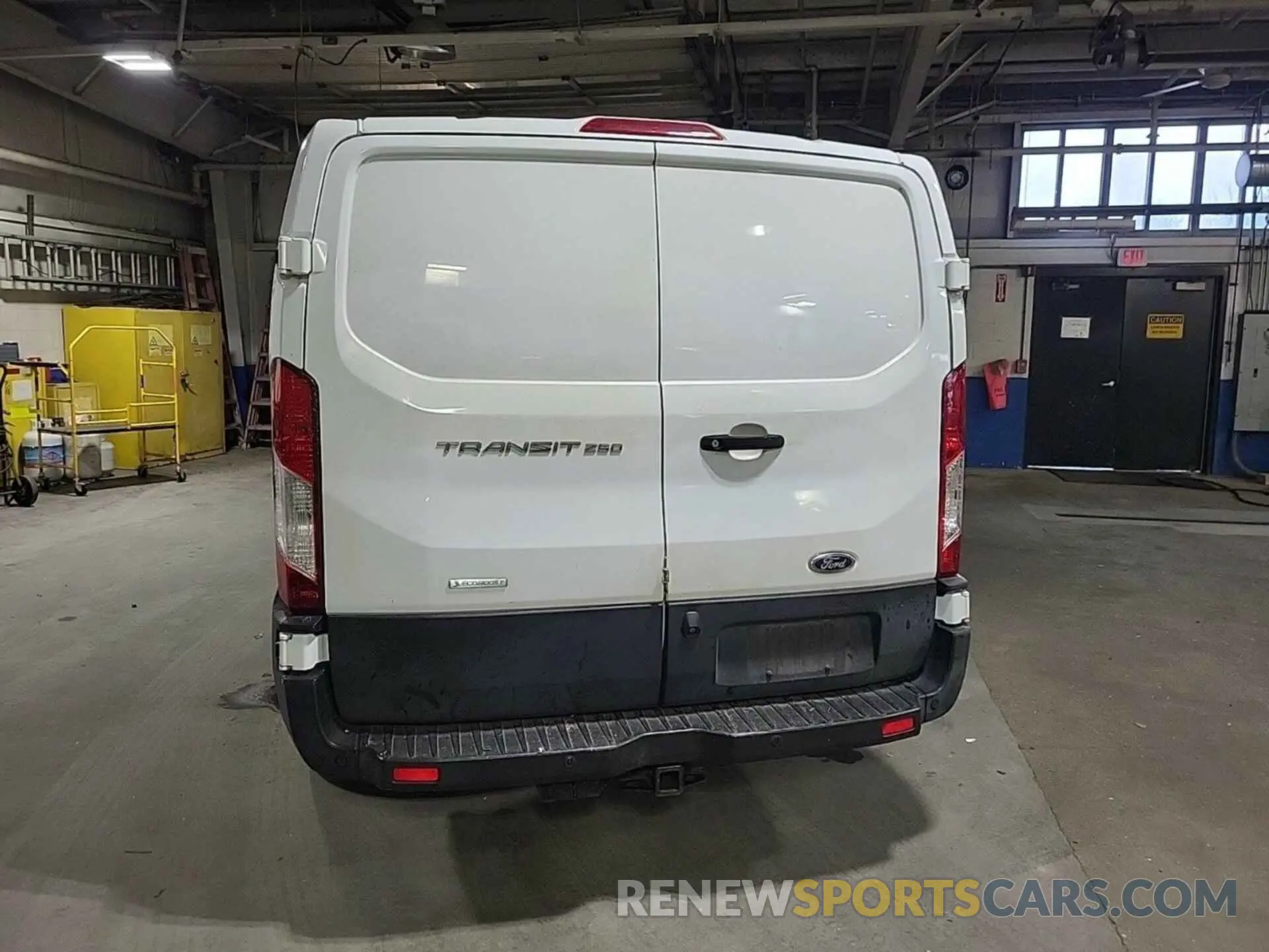 19 Photograph of a damaged car 1FTYR1YG3KKB08572 FORD TRANSIT 2019