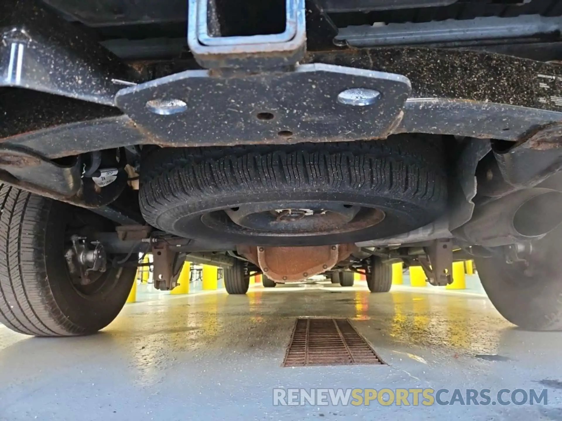 23 Photograph of a damaged car 1FTYR1YG3KKB08572 FORD TRANSIT 2019