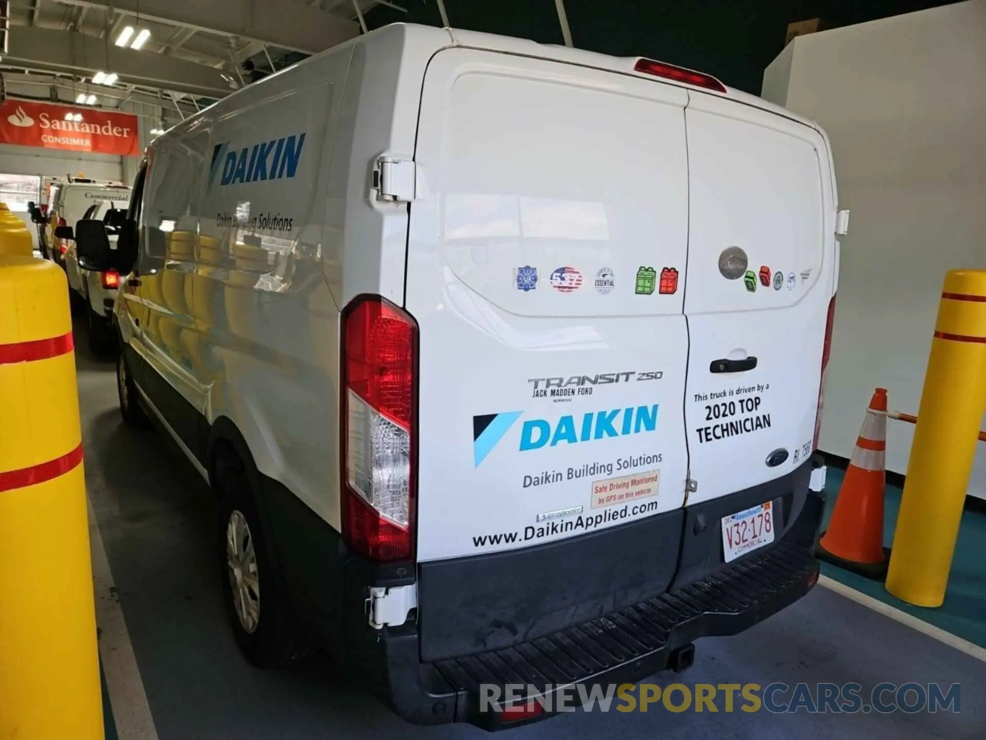 25 Photograph of a damaged car 1FTYR1YG3KKB08572 FORD TRANSIT 2019