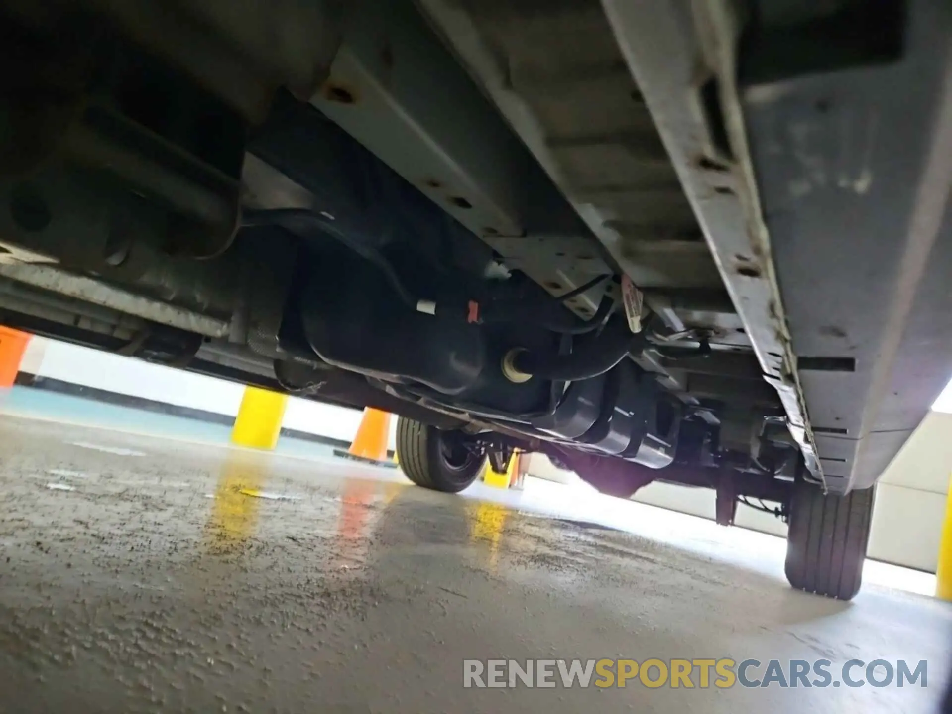 33 Photograph of a damaged car 1FTYR1YG3KKB08572 FORD TRANSIT 2019