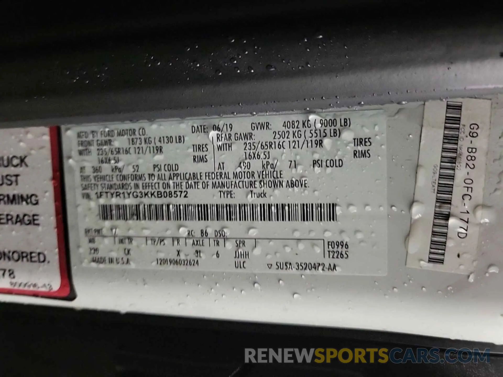 37 Photograph of a damaged car 1FTYR1YG3KKB08572 FORD TRANSIT 2019