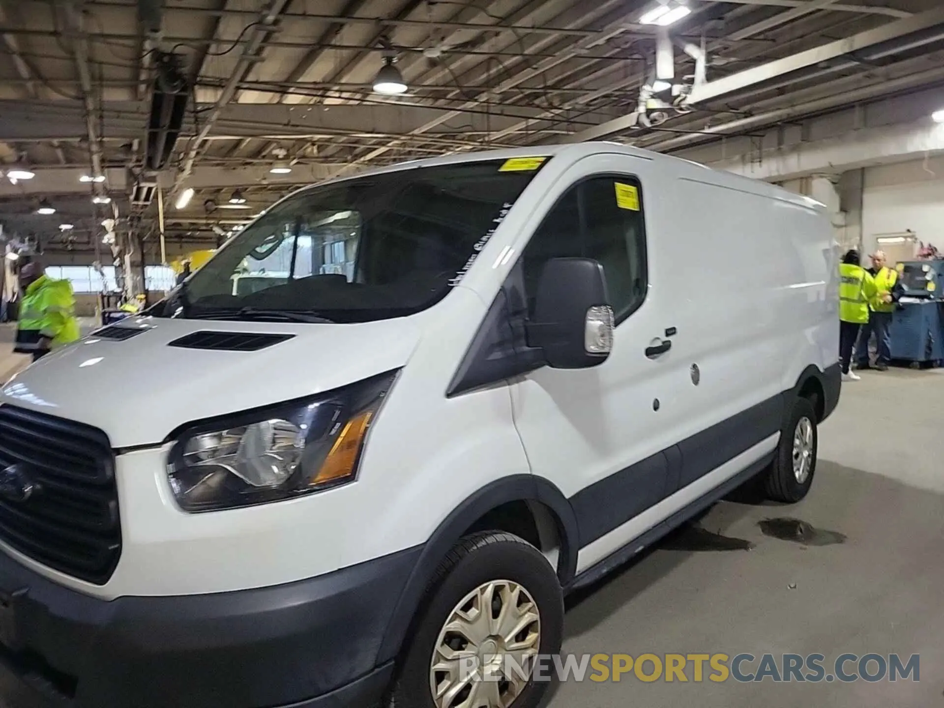 4 Photograph of a damaged car 1FTYR1YG3KKB08572 FORD TRANSIT 2019