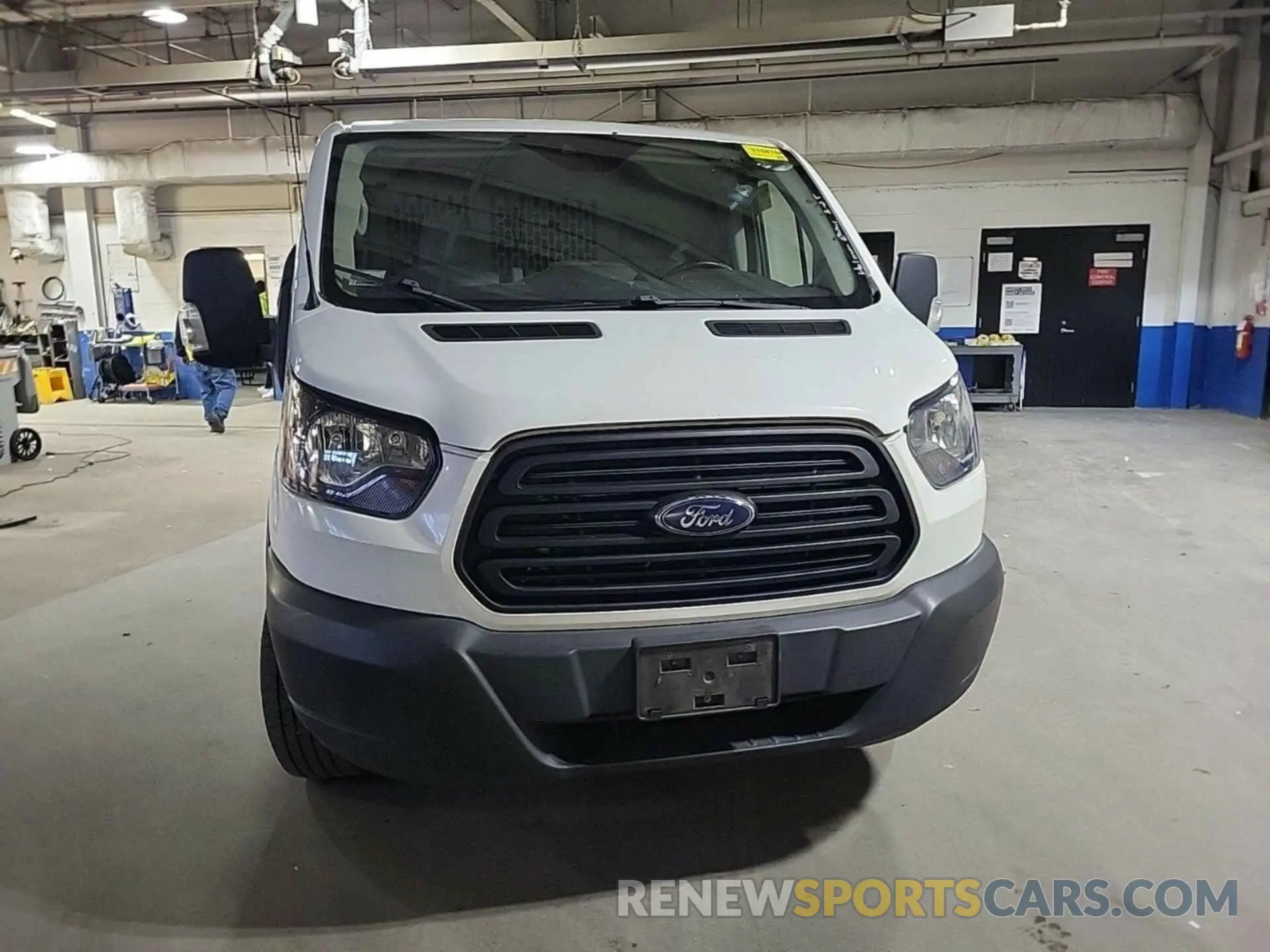 5 Photograph of a damaged car 1FTYR1YG3KKB08572 FORD TRANSIT 2019