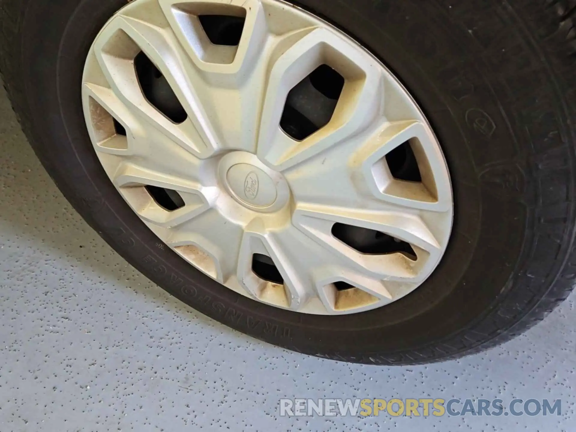 9 Photograph of a damaged car 1FTYR1YG3KKB08572 FORD TRANSIT 2019