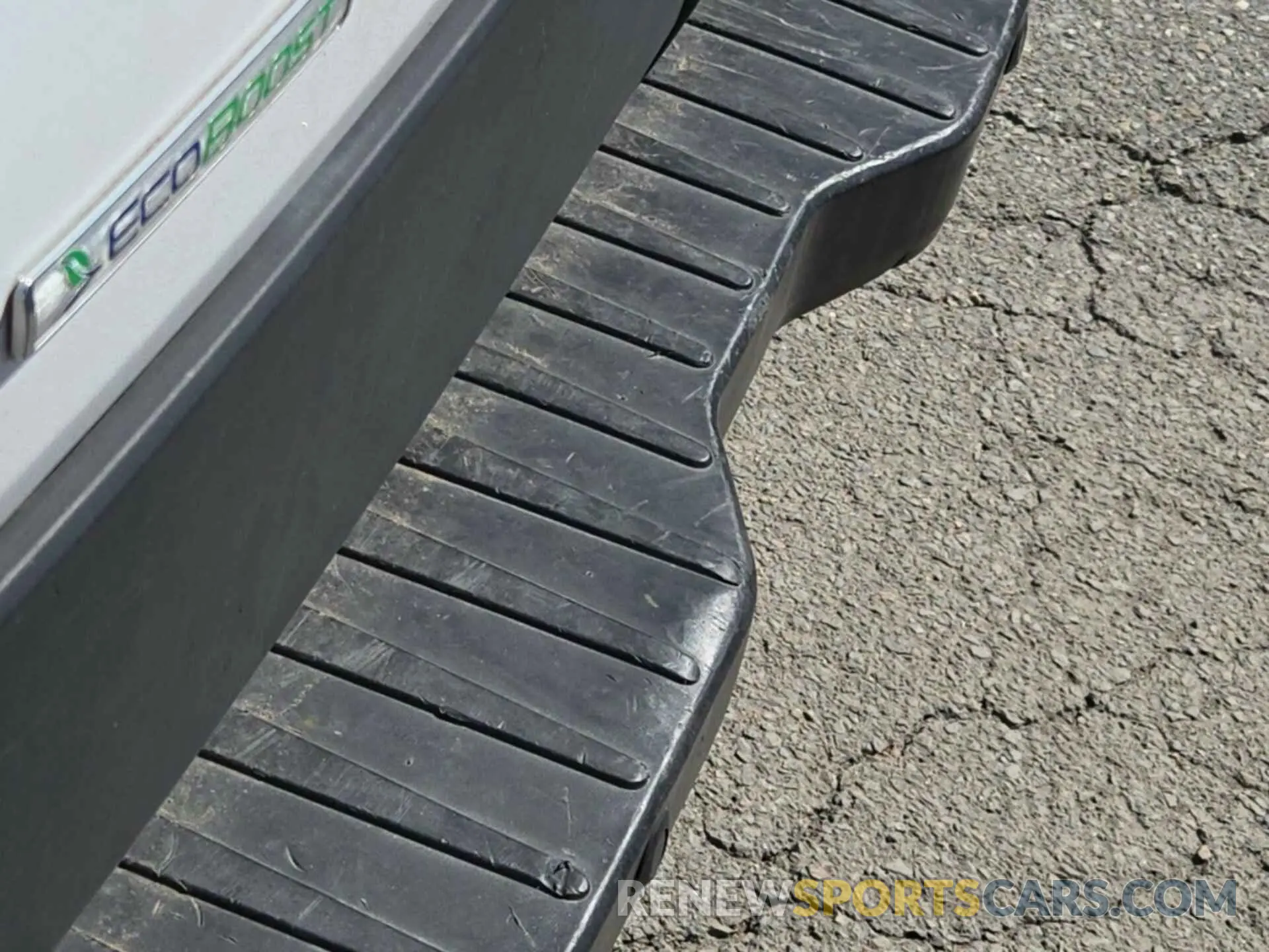 18 Photograph of a damaged car 1FTYR1YG3KKB48117 FORD TRANSIT 2019