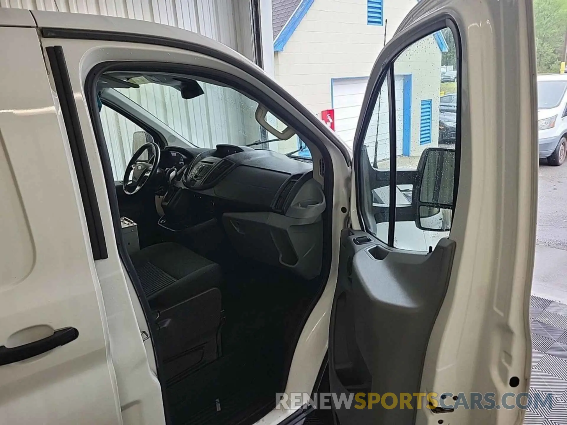 30 Photograph of a damaged car 1FTYR1YG3KKB48117 FORD TRANSIT 2019