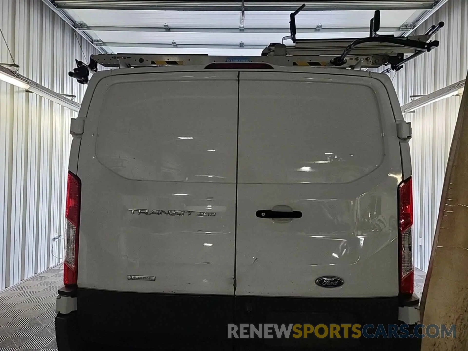 40 Photograph of a damaged car 1FTYR1YG3KKB48117 FORD TRANSIT 2019