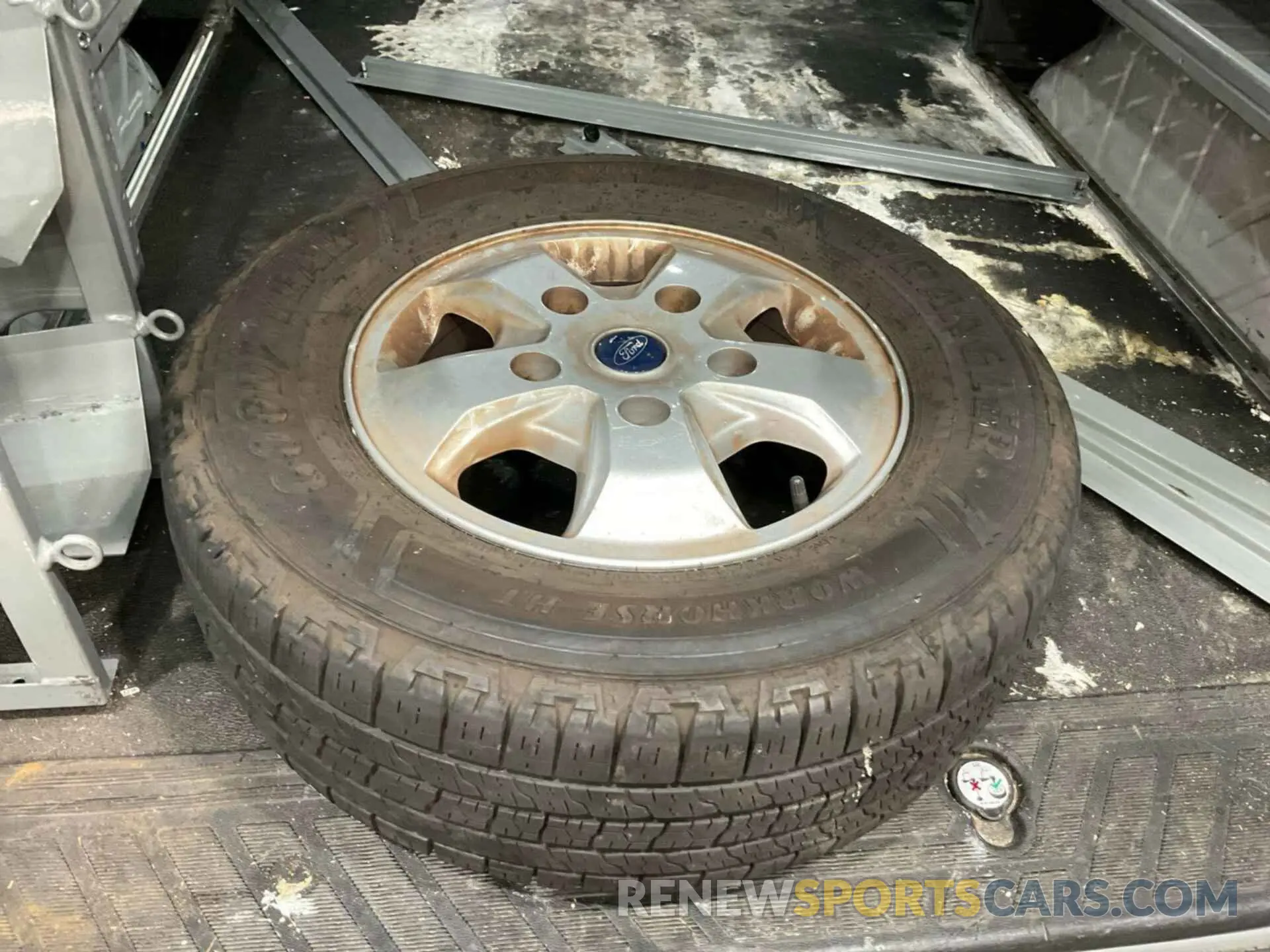 4 Photograph of a damaged car 1FTYR1YG4KKA38029 FORD TRANSIT 2019