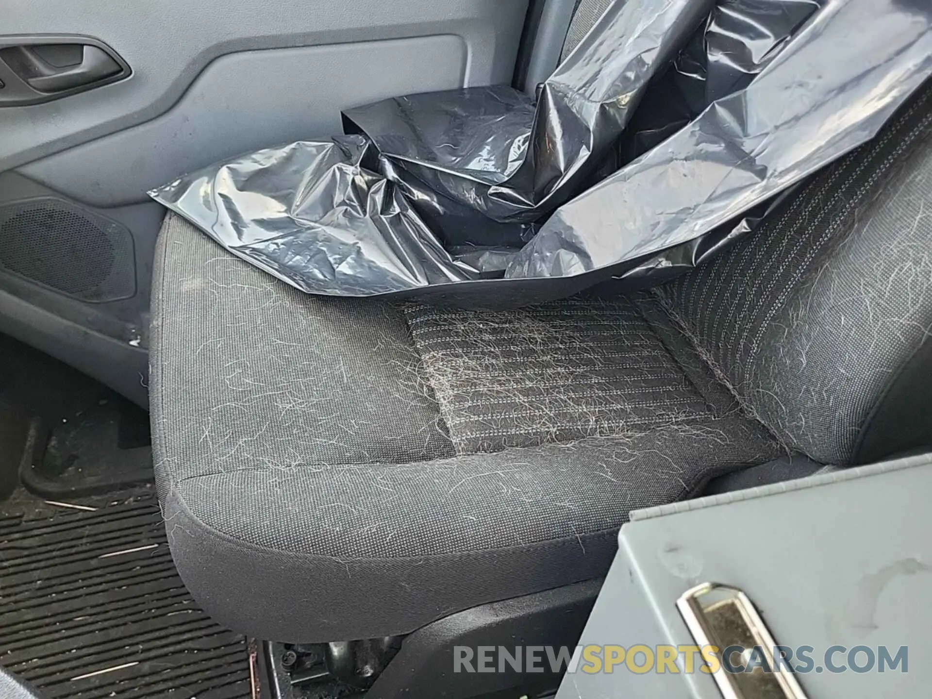30 Photograph of a damaged car 1FTYR1YG4KKA40850 FORD TRANSIT 2019