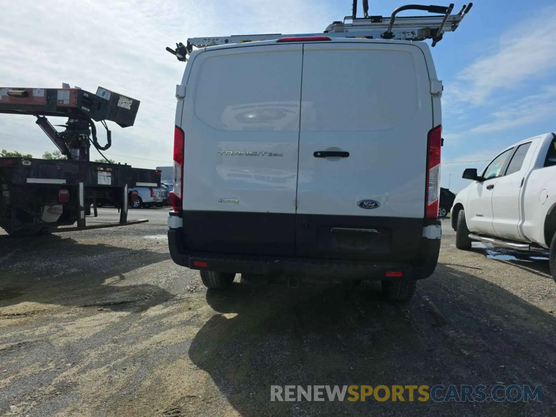 13 Фотография поврежденного автомобиля 1FTYR1YG5KKA38069 FORD TRANSIT 2019