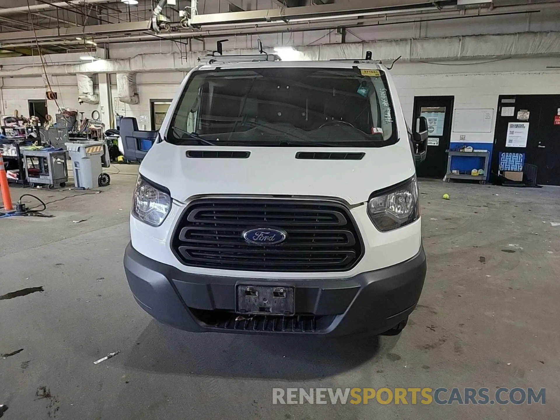 24 Photograph of a damaged car 1FTYR1YG5KKB48118 FORD TRANSIT 2019