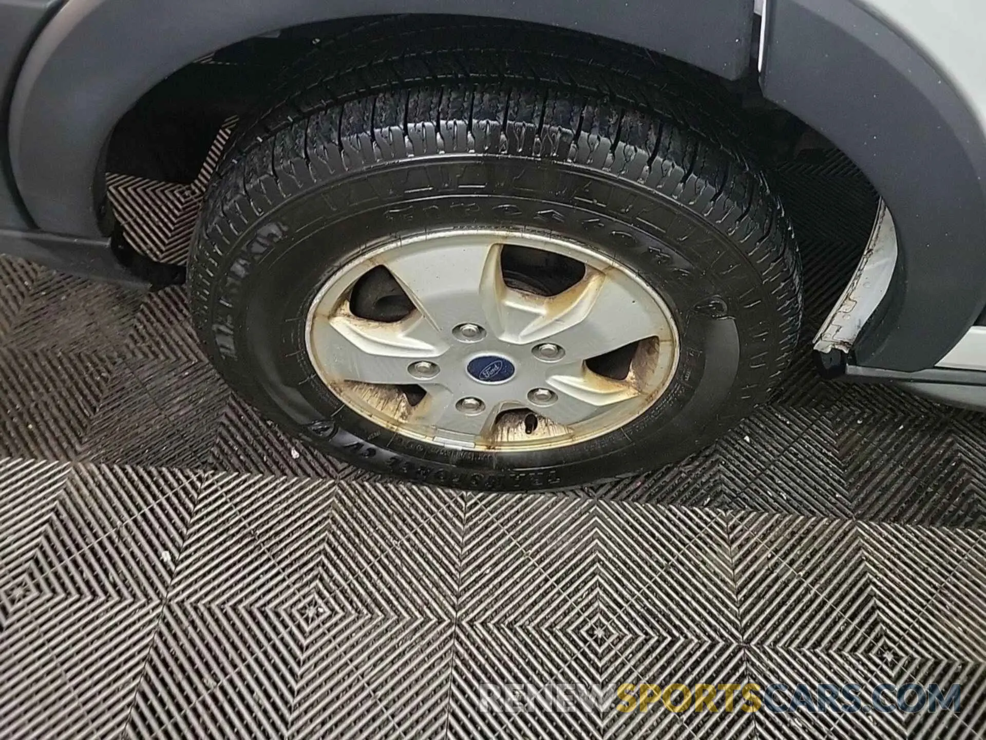 25 Photograph of a damaged car 1FTYR1YG5KKB48118 FORD TRANSIT 2019