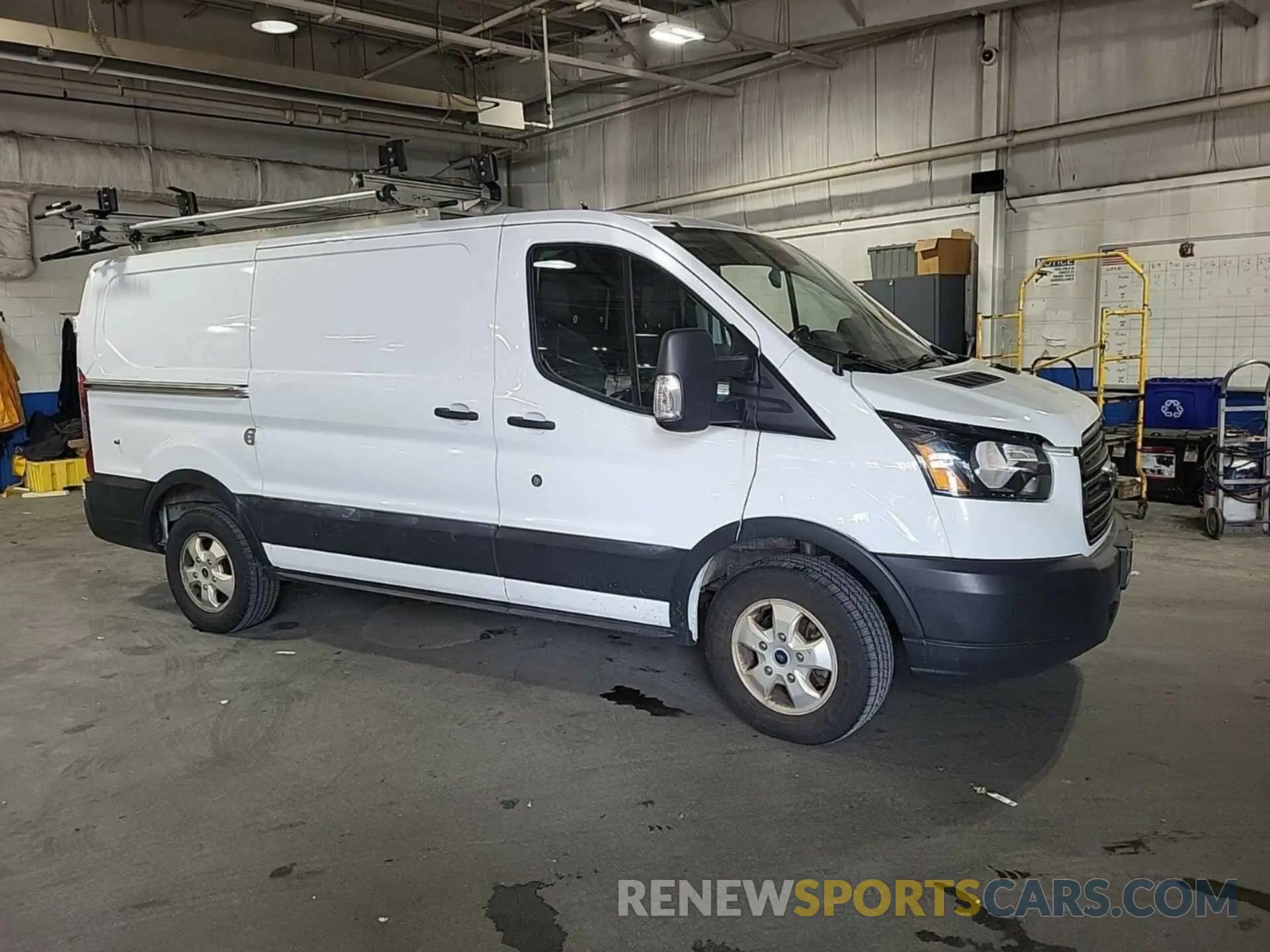30 Photograph of a damaged car 1FTYR1YG5KKB48118 FORD TRANSIT 2019