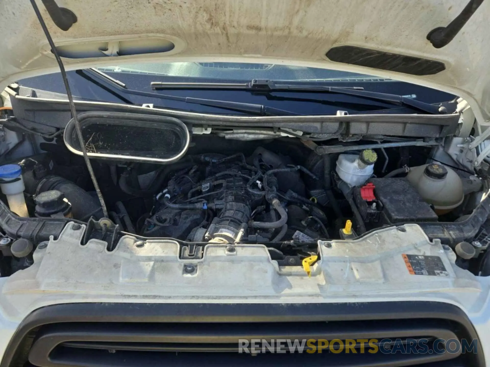 37 Photograph of a damaged car 1FTYR1YG5KKB48118 FORD TRANSIT 2019
